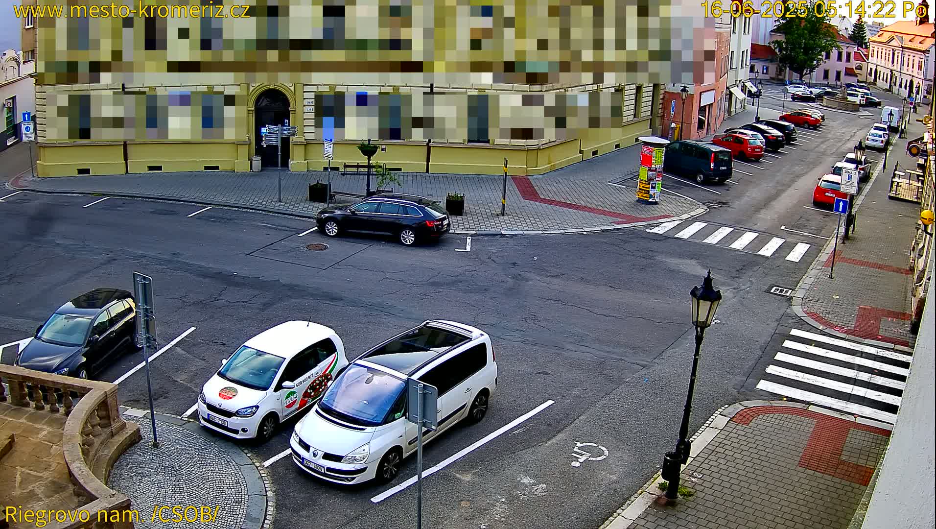 Kroměříž , Riegrovo Street CSOB Junction Live Cam - Kromeriz, Zlin, Czechia