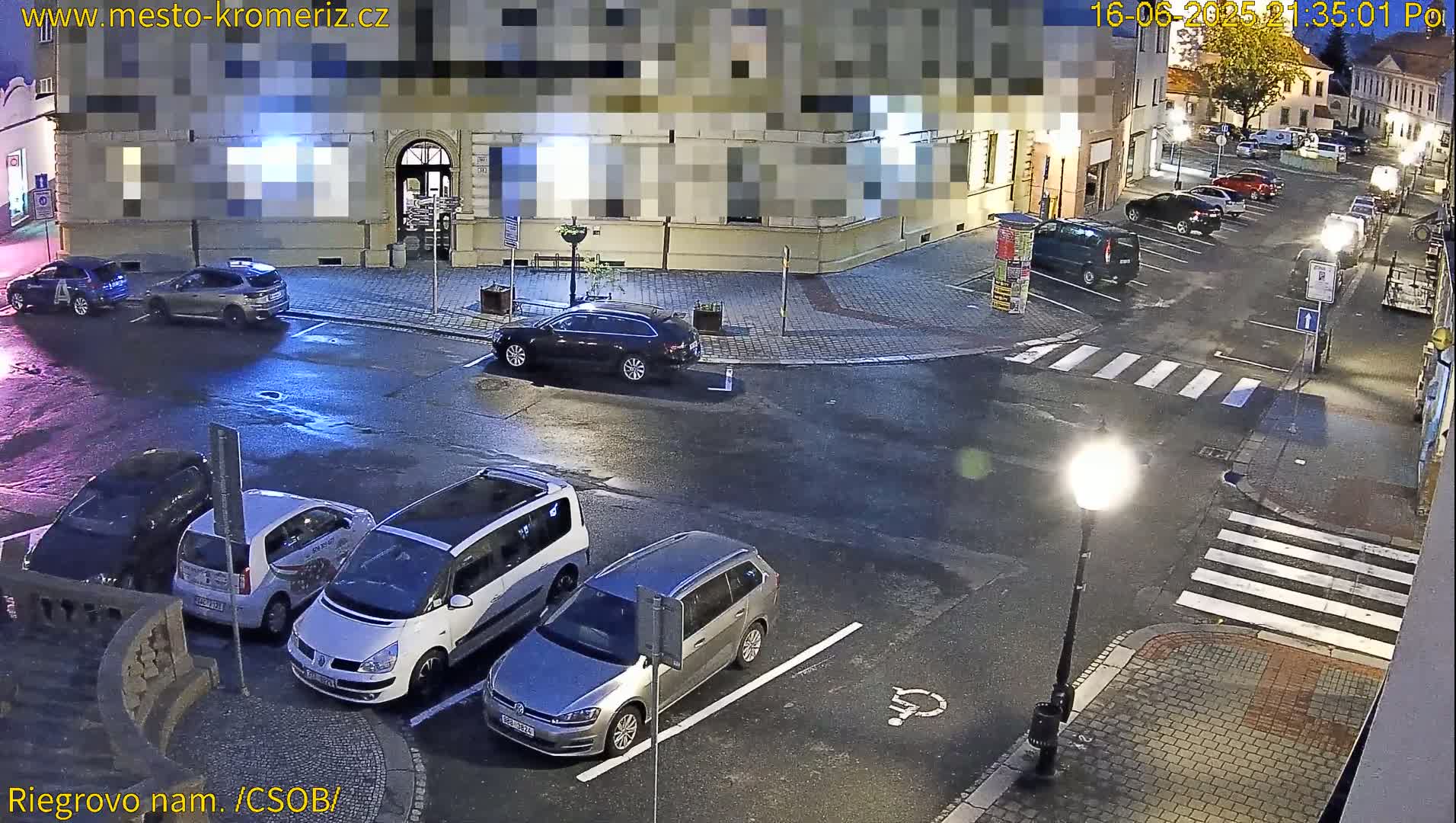 Kroměříž , Riegrovo Street CSOB Junction Live Cam - Kromeriz, Zlin, Czechia
