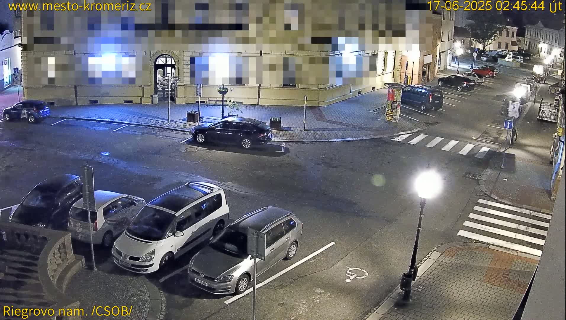 Kroměříž , Riegrovo Street CSOB Junction Live Cam - Kromeriz, Zlin, Czechia