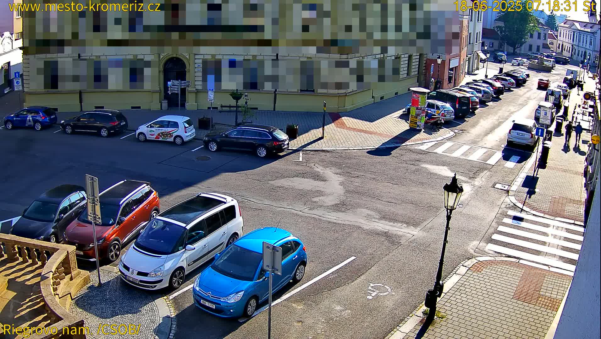 Kroměříž , Riegrovo Street CSOB Junction Live Cam - Kromeriz, Zlin, Czechia