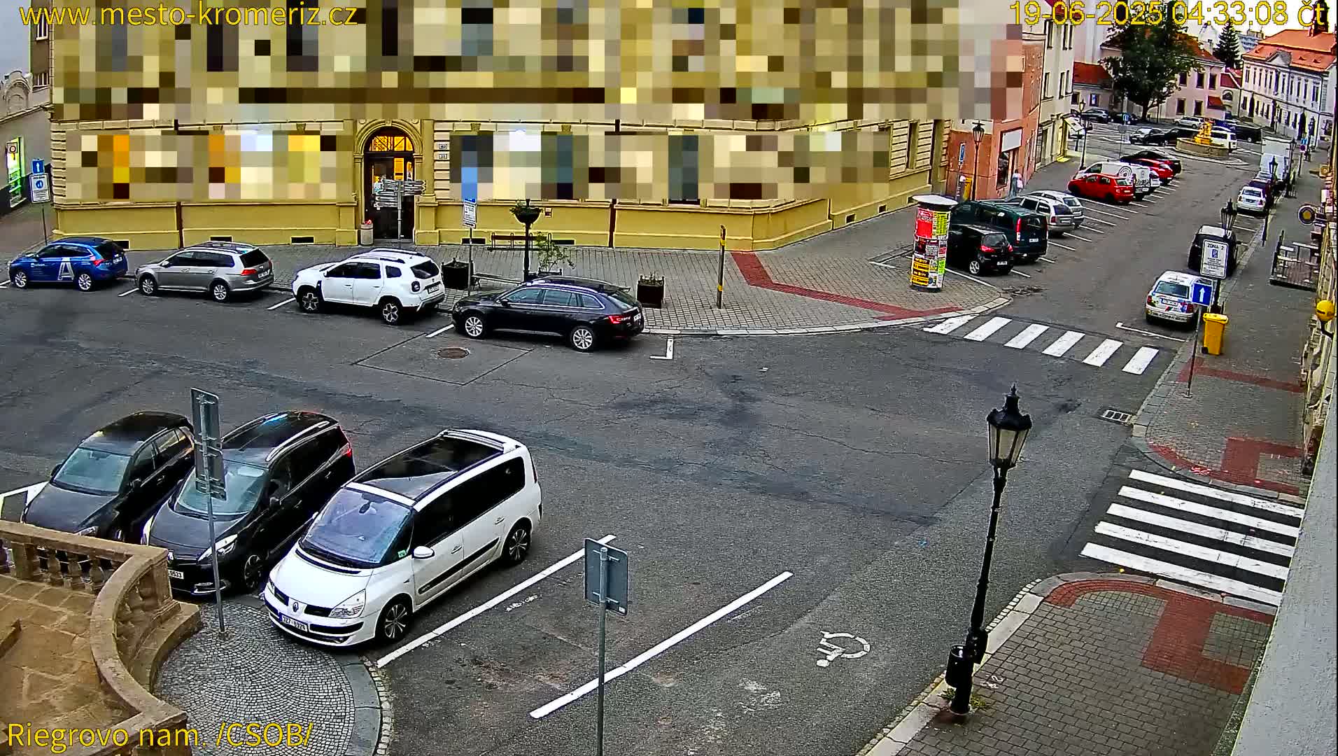 Kroměříž , Riegrovo Street CSOB Junction Live Cam - Kromeriz, Zlin, Czechia