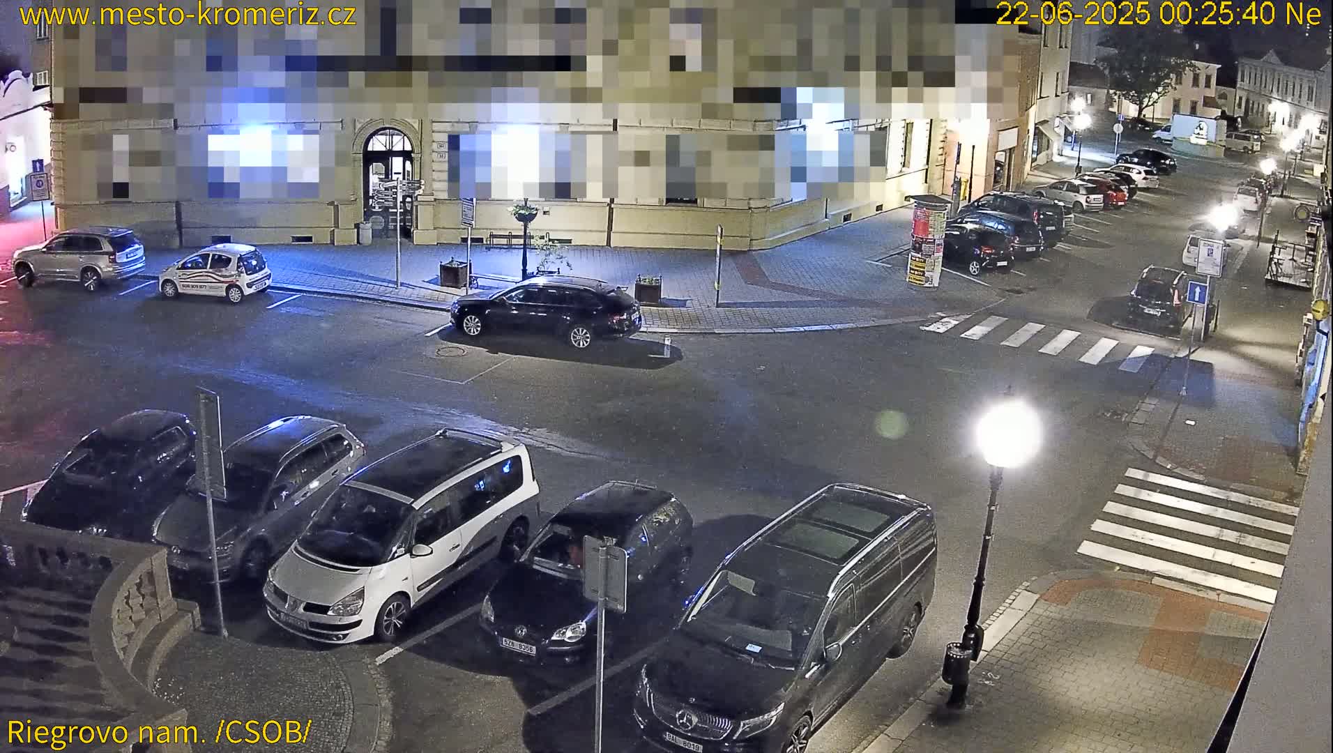 Kroměříž , Riegrovo Street CSOB Junction Live Cam - Kromeriz, Zlin, Czechia