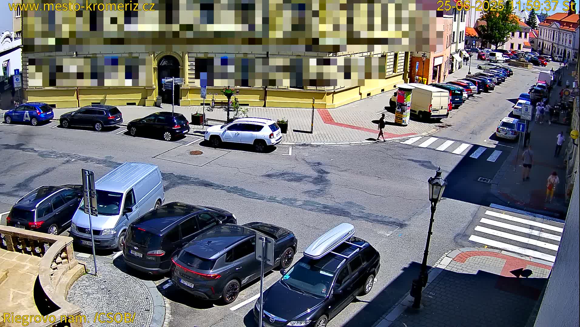 Kroměříž , Riegrovo Street CSOB Junction Live Cam - Kromeriz, Zlin, Czechia
