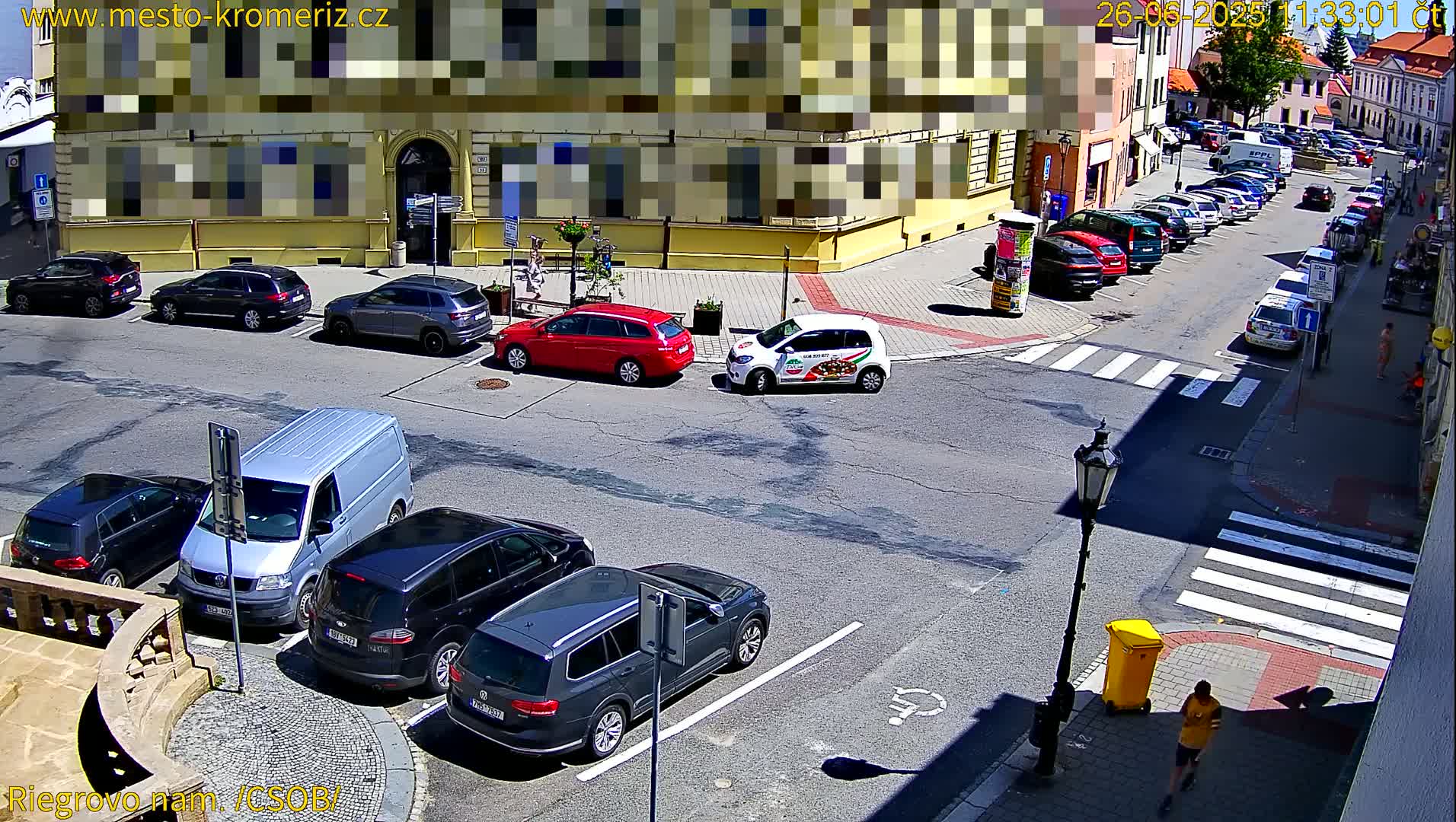 Kroměříž , Riegrovo Street CSOB Junction Live Cam - Kromeriz, Zlin, Czechia
