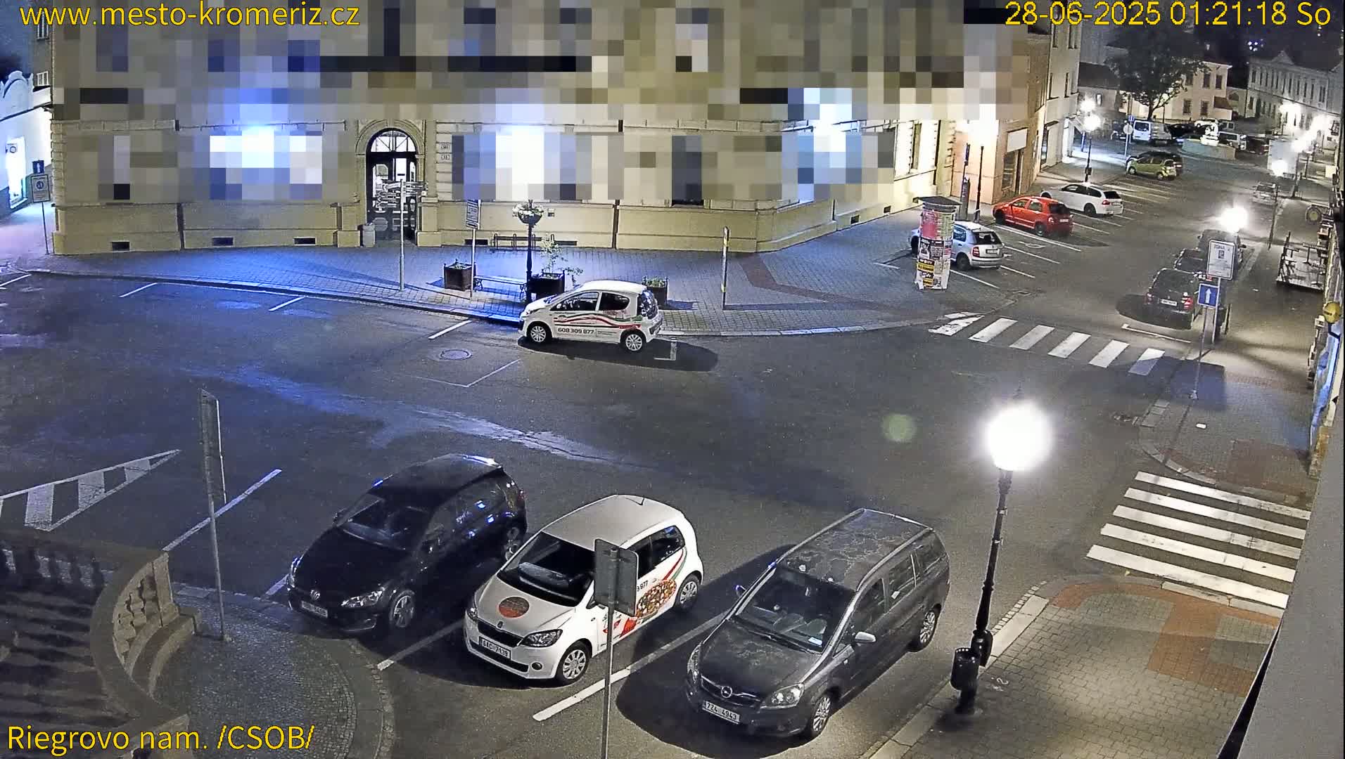 Kroměříž , Riegrovo Street CSOB Junction Live Cam - Kromeriz, Zlin, Czechia