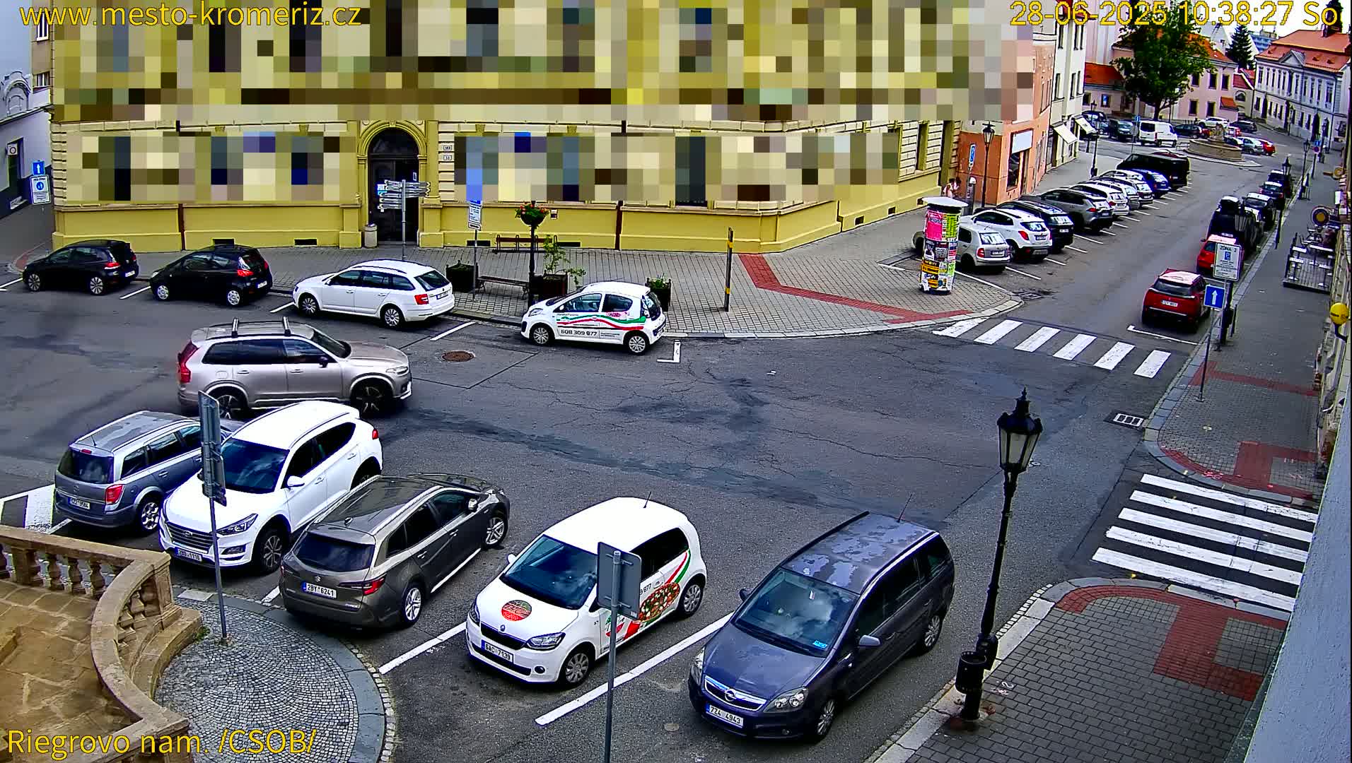 Kroměříž , Riegrovo Street CSOB Junction Live Cam - Kromeriz, Zlin, Czechia