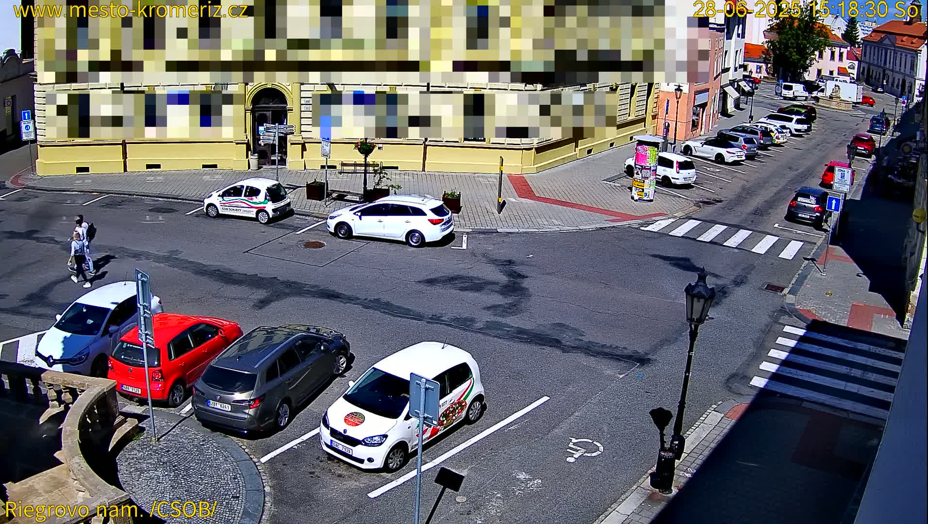 Kroměříž , Riegrovo Street CSOB Junction Live Cam - Kromeriz, Zlin, Czechia