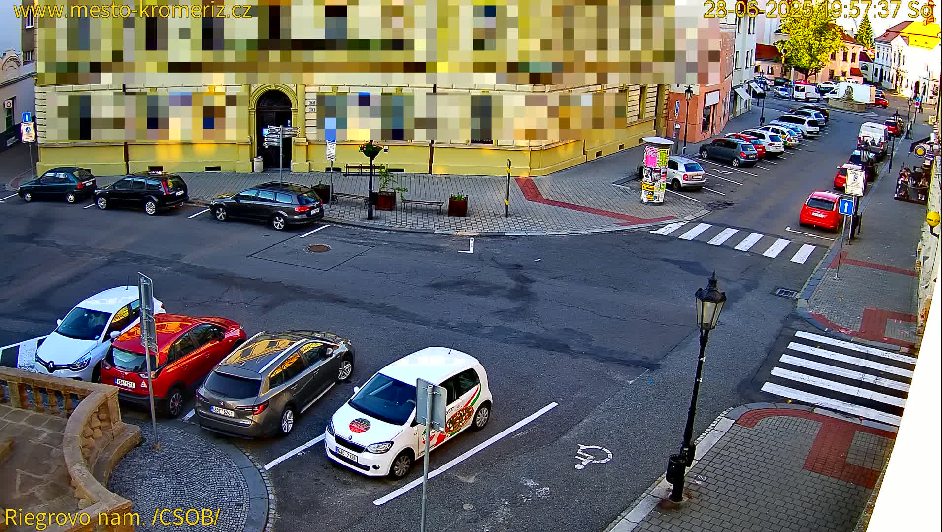 Kroměříž , Riegrovo Street CSOB Junction Live Cam - Kromeriz, Zlin, Czechia