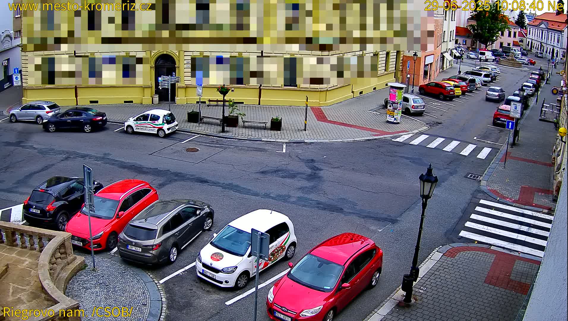 Kroměříž , Riegrovo Street CSOB Junction Live Cam - Kromeriz, Zlin, Czechia