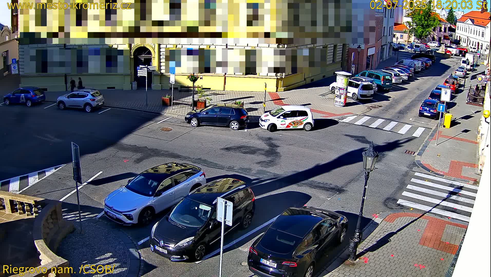 Kroměříž , Riegrovo Street CSOB Junction Live Cam - Kromeriz, Zlin, Czechia