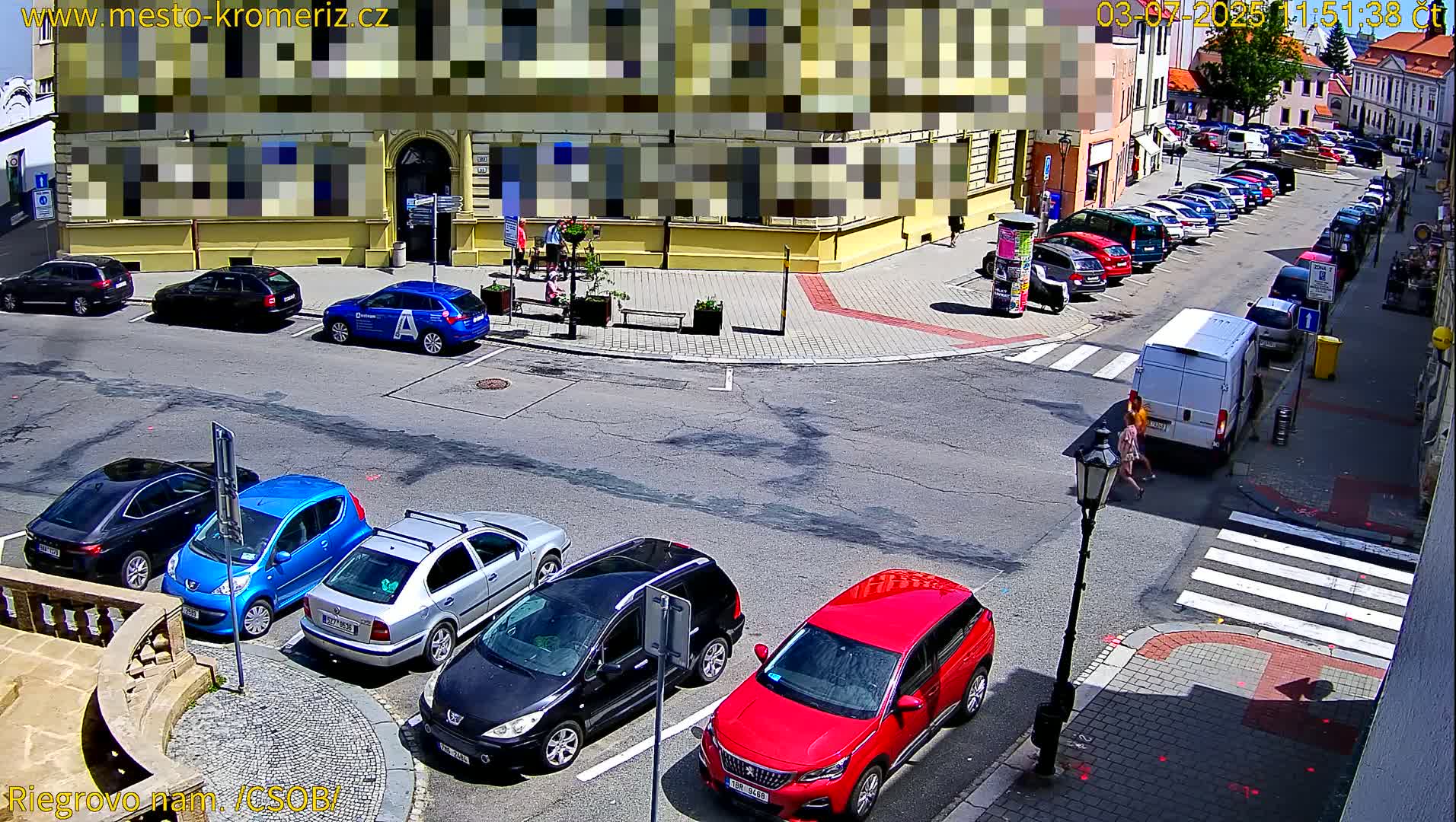 Kroměříž , Riegrovo Street CSOB Junction Live Cam - Kromeriz, Zlin, Czechia