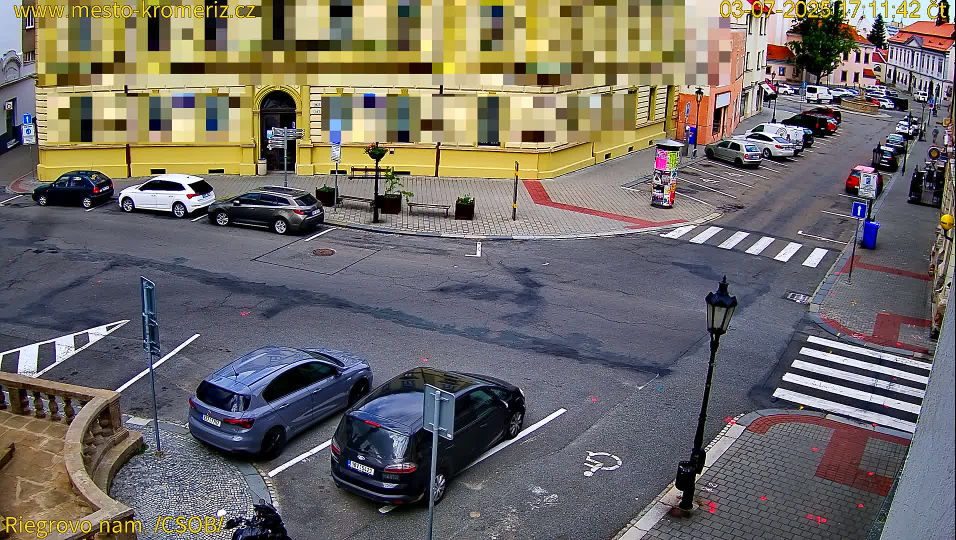 Kroměříž , Riegrovo Street CSOB Junction Live Cam - Kromeriz, Zlin, Czechia