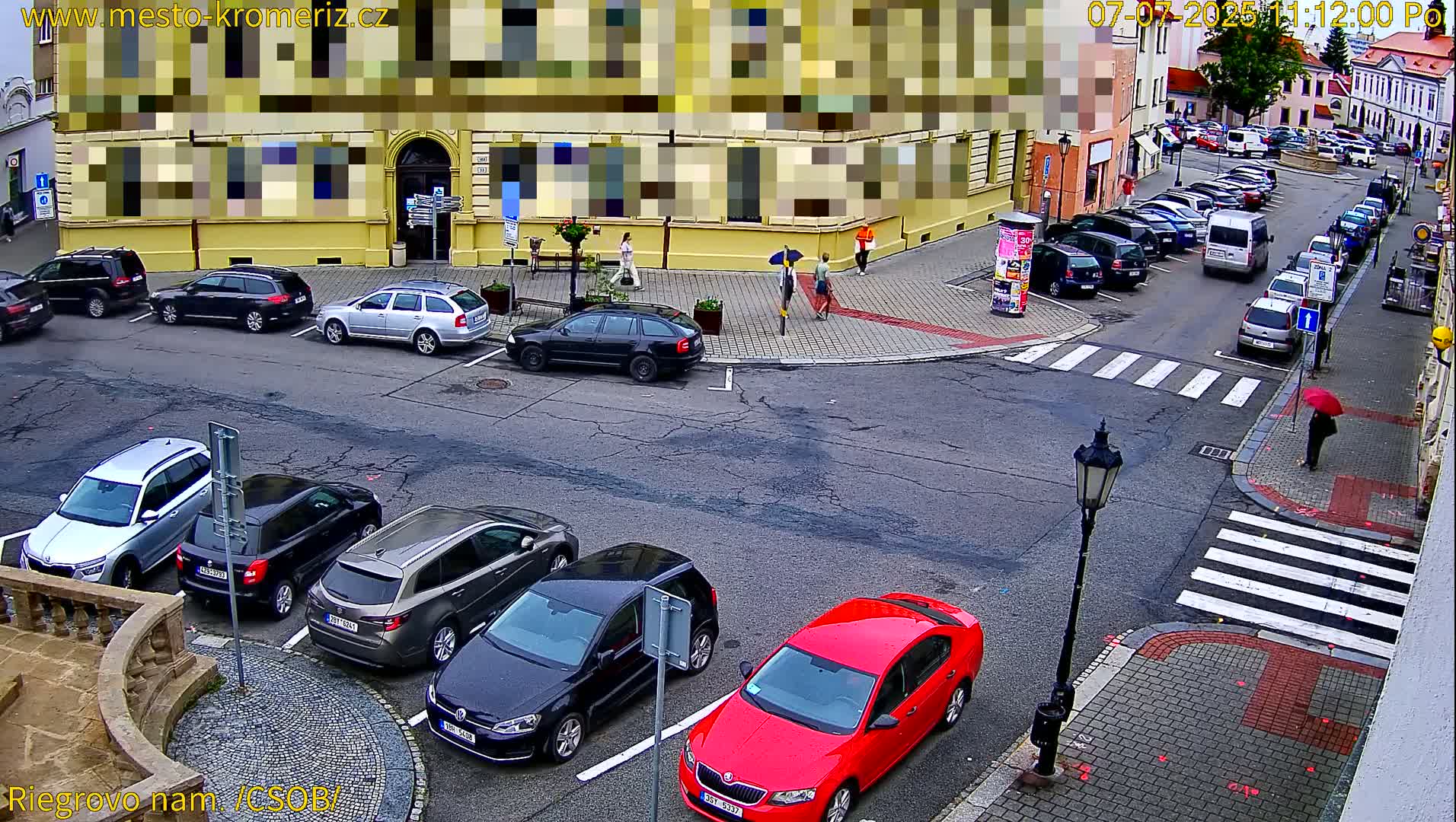 Kroměříž , Riegrovo Street CSOB Junction Live Cam - Kromeriz, Zlin, Czechia