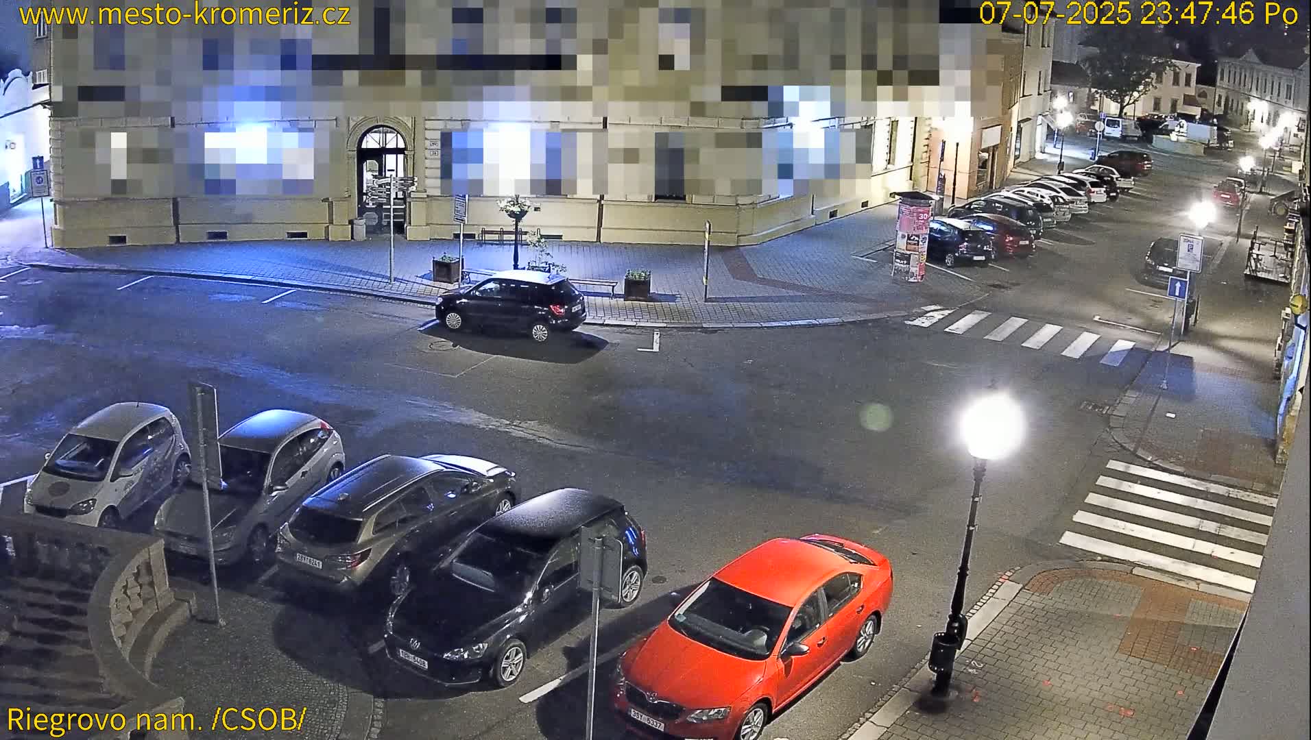 Kroměříž , Riegrovo Street CSOB Junction Live Cam - Kromeriz, Zlin, Czechia