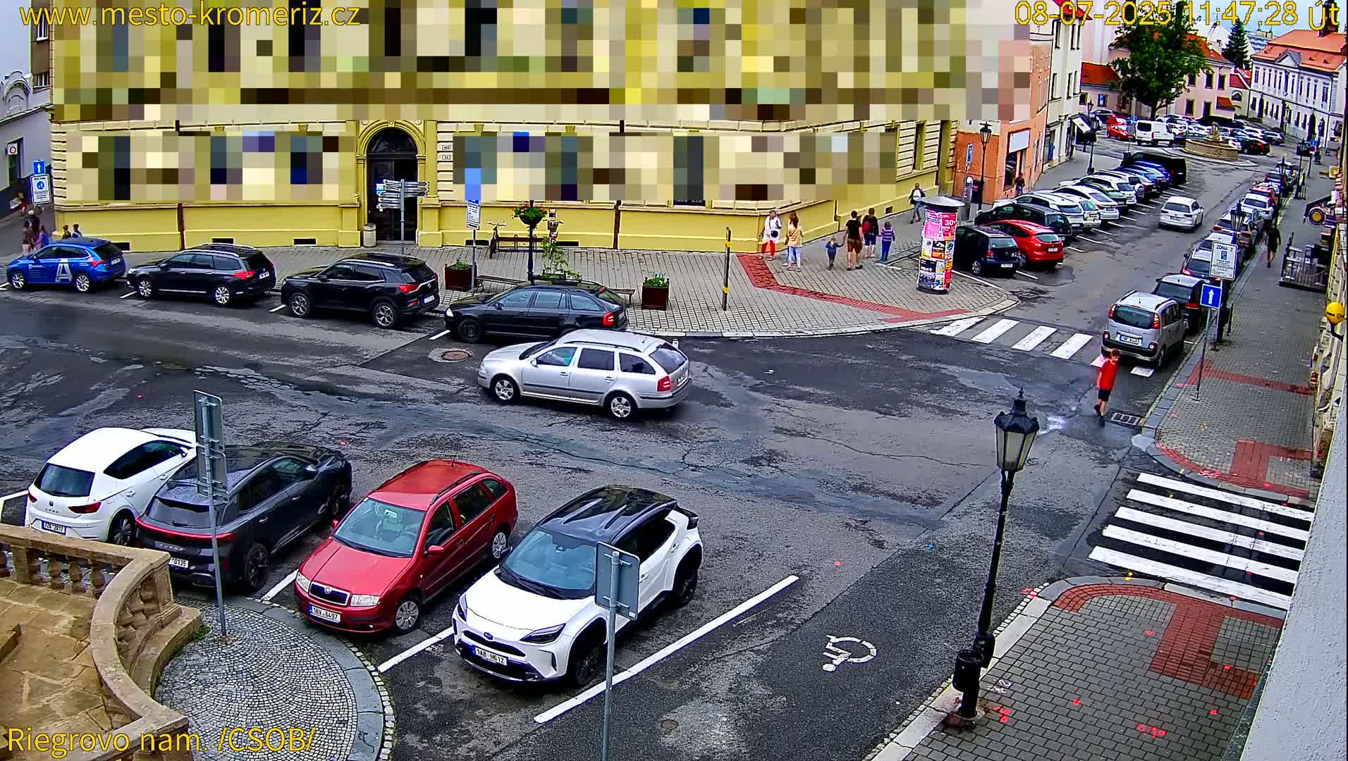 Kroměříž , Riegrovo Street CSOB Junction Live Cam - Kromeriz, Zlin, Czechia