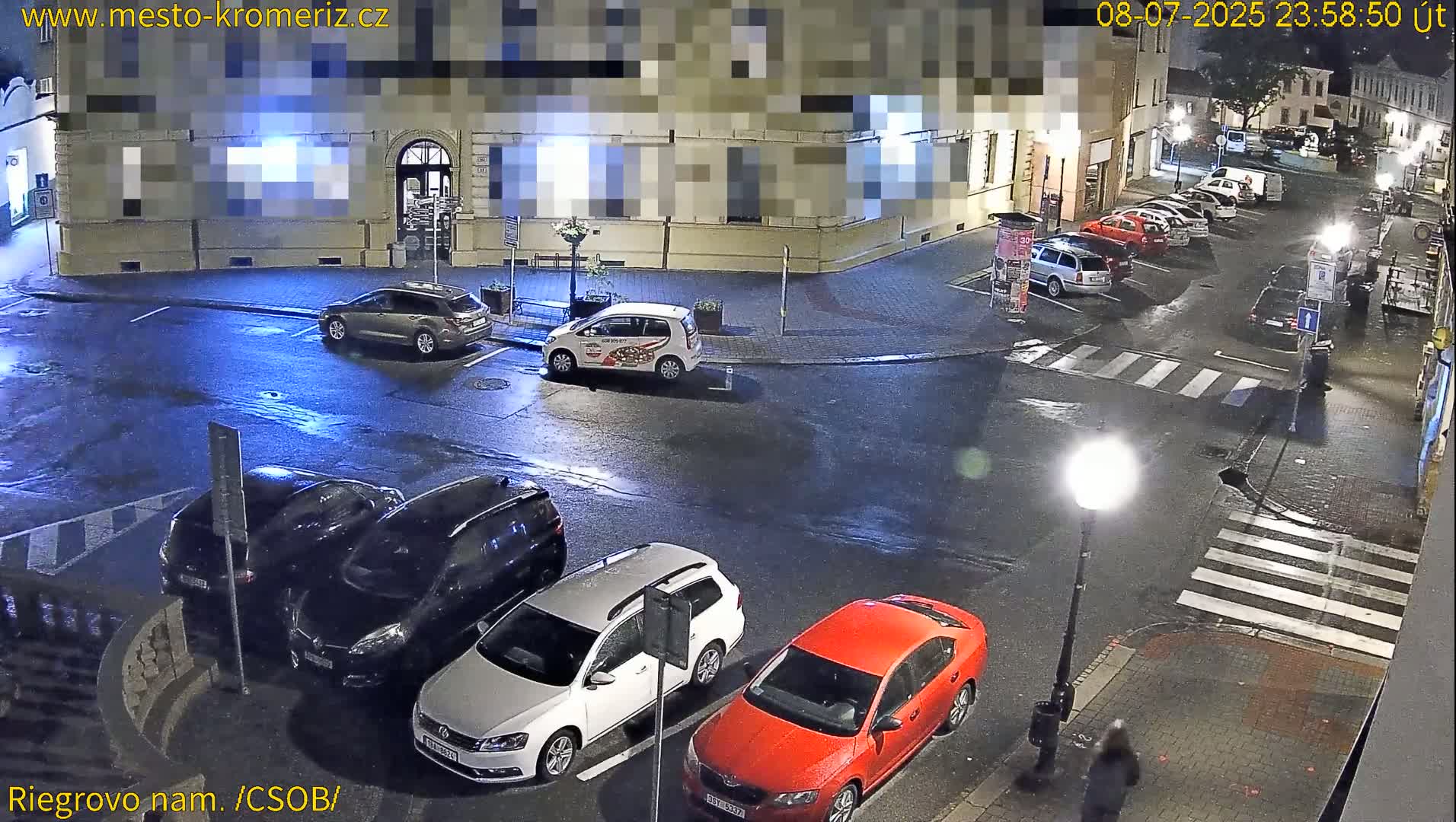 Kroměříž , Riegrovo Street CSOB Junction Live Cam - Kromeriz, Zlin, Czechia