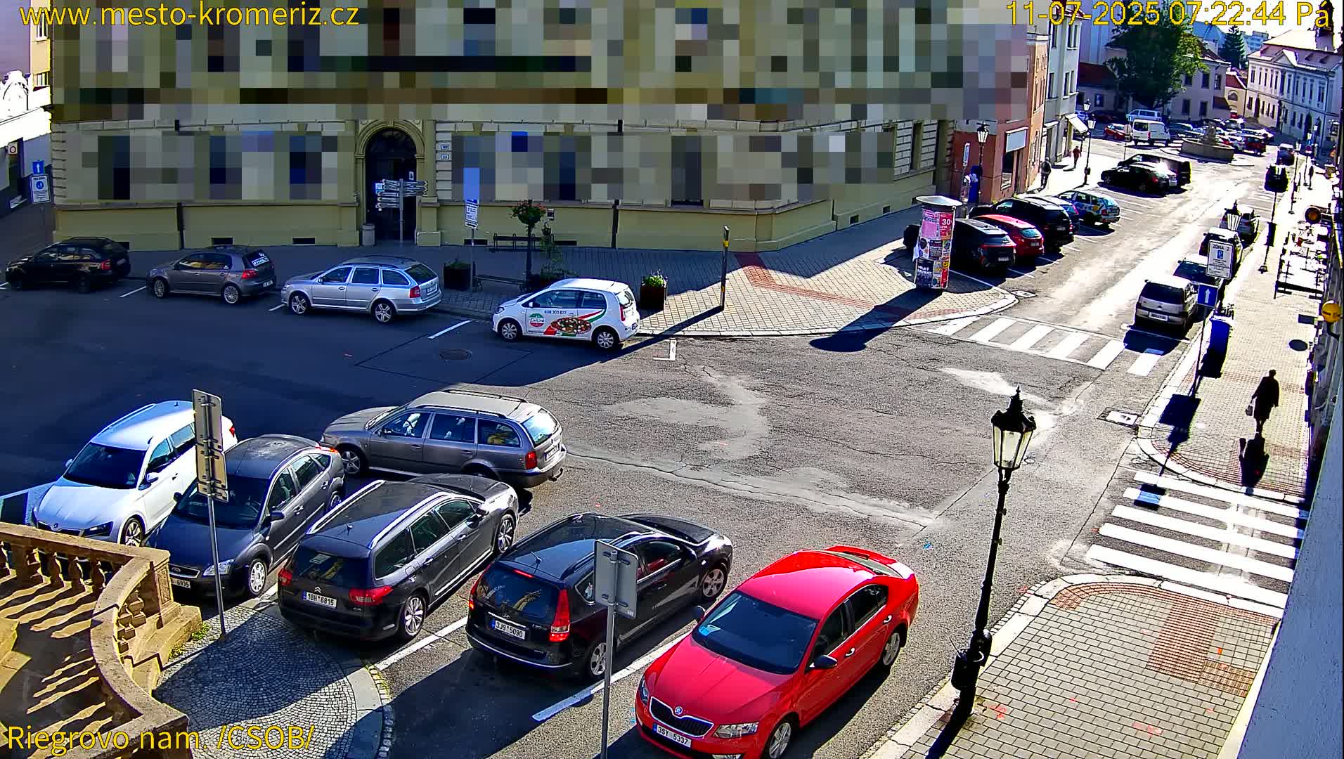 Kroměříž , Riegrovo Street CSOB Junction Live Cam - Kromeriz, Zlin, Czechia