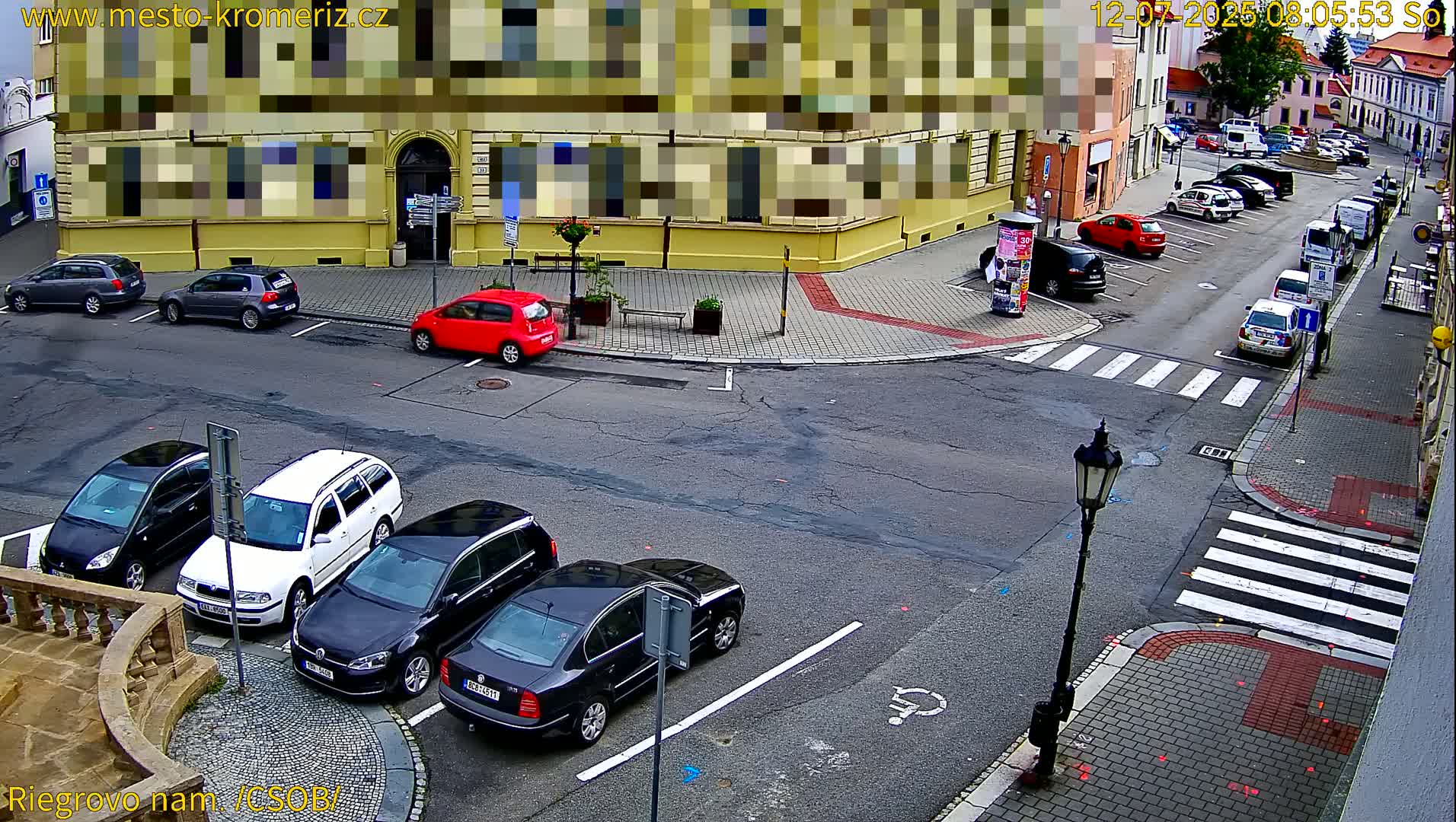 Kroměříž , Riegrovo Street CSOB Junction Live Cam - Kromeriz, Zlin, Czechia