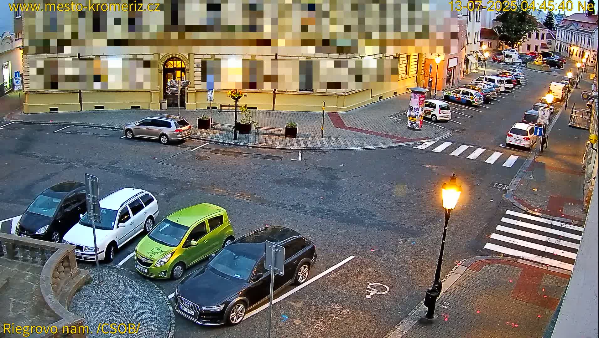 Kroměříž , Riegrovo Street CSOB Junction Live Cam - Kromeriz, Zlin, Czechia