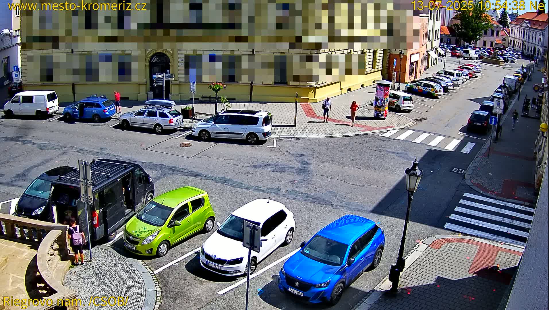 Kroměříž , Riegrovo Street CSOB Junction Live Cam - Kromeriz, Zlin, Czechia