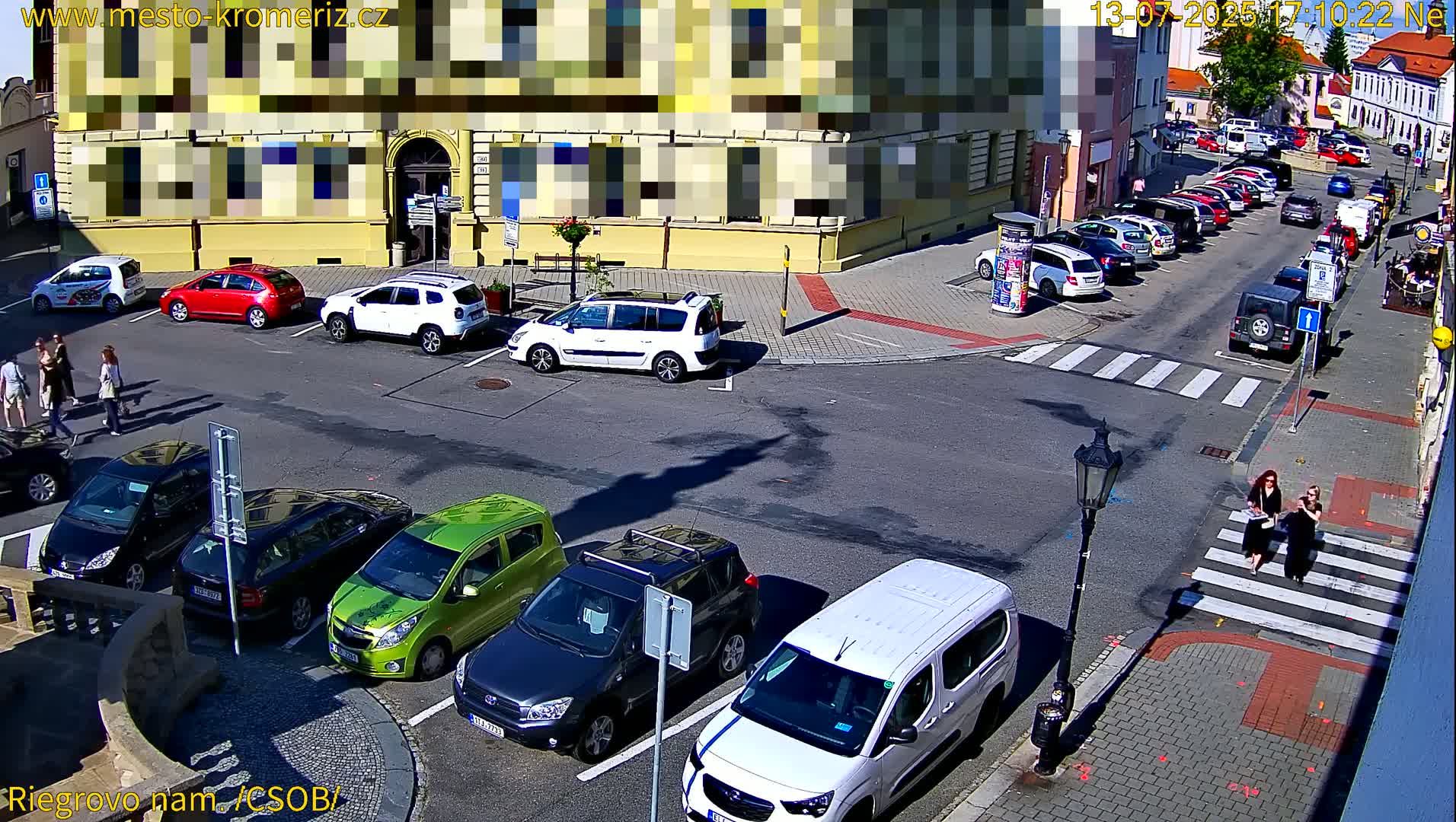 Kroměříž , Riegrovo Street CSOB Junction Live Cam - Kromeriz, Zlin, Czechia