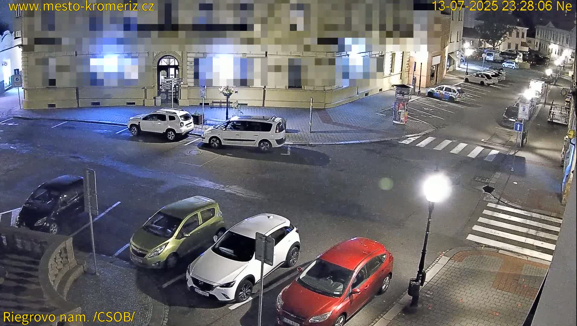 Kroměříž , Riegrovo Street CSOB Junction Live Cam - Kromeriz, Zlin, Czechia