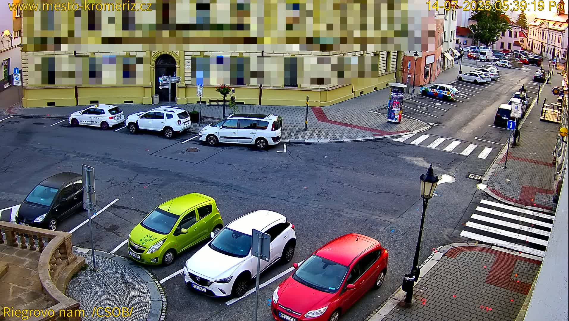 Kroměříž , Riegrovo Street CSOB Junction Live Cam - Kromeriz, Zlin, Czechia