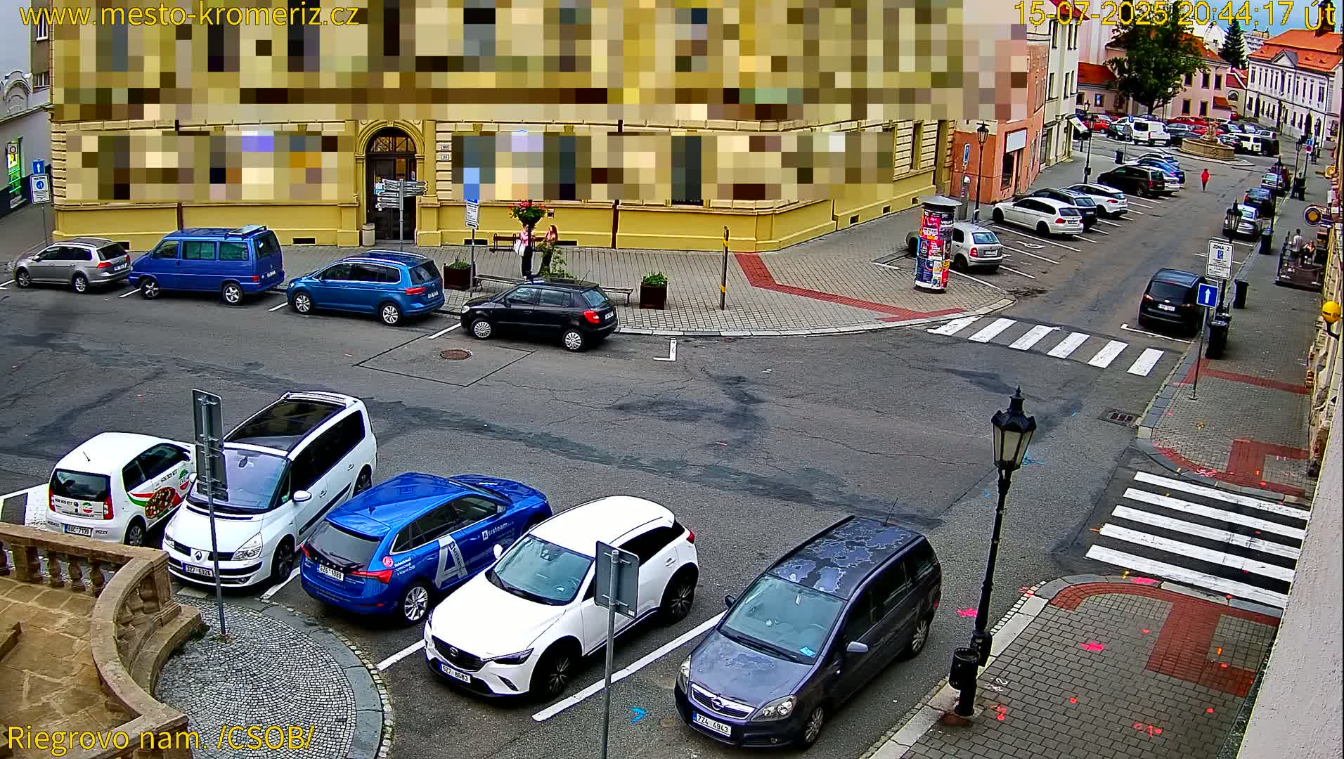 Kroměříž , Riegrovo Street CSOB Junction Live Cam - Kromeriz, Zlin, Czechia