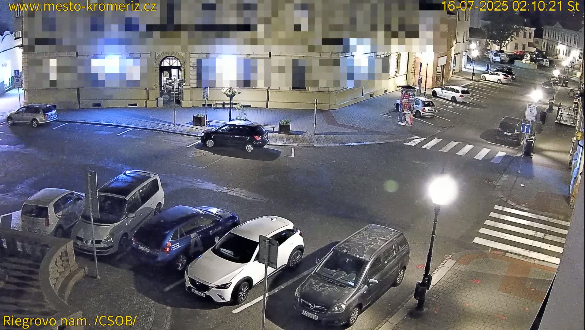 Kroměříž , Riegrovo Street CSOB Junction Live Cam - Kromeriz, Zlin, Czechia