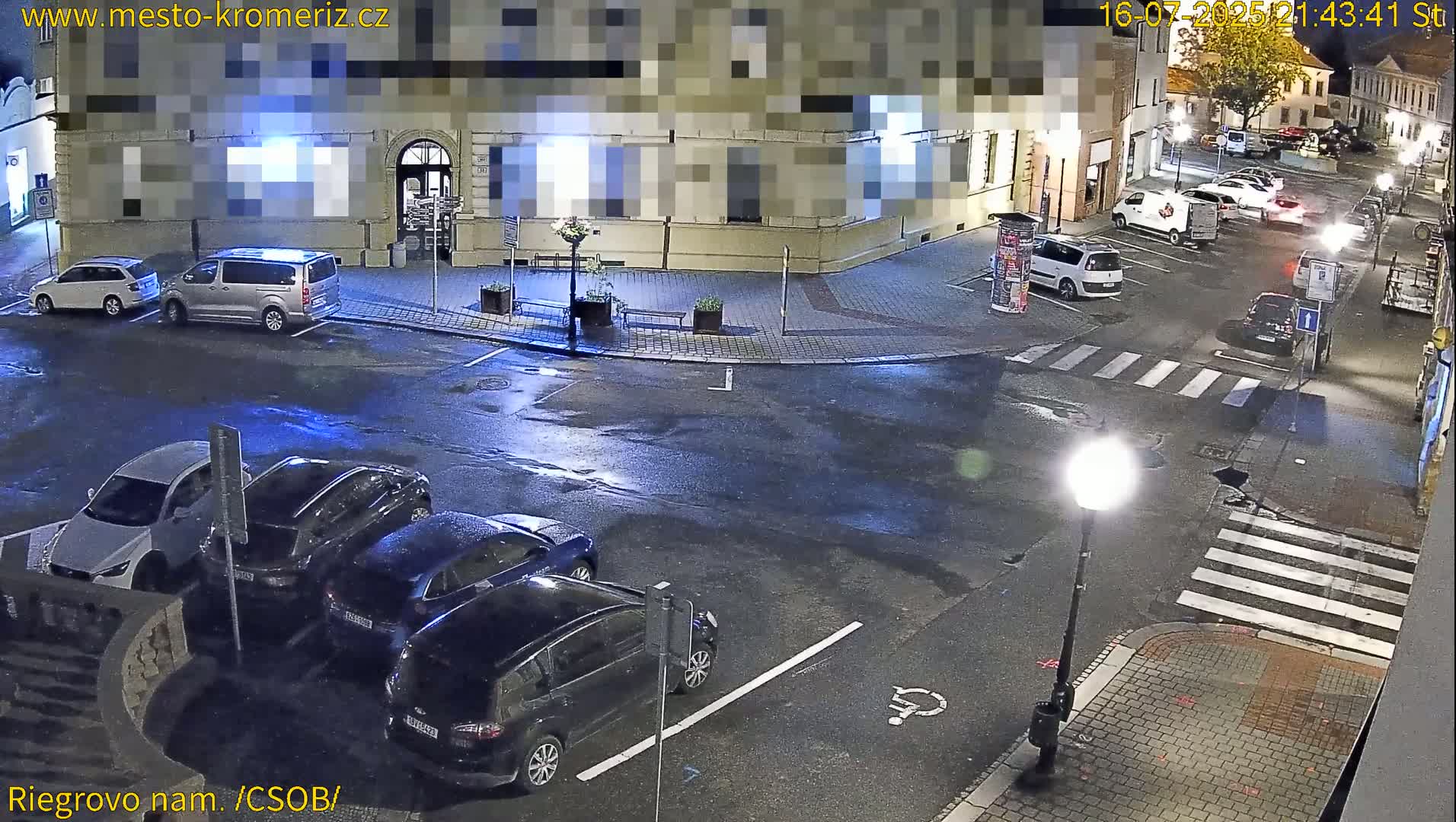 Kroměříž , Riegrovo Street CSOB Junction Live Cam - Kromeriz, Zlin, Czechia