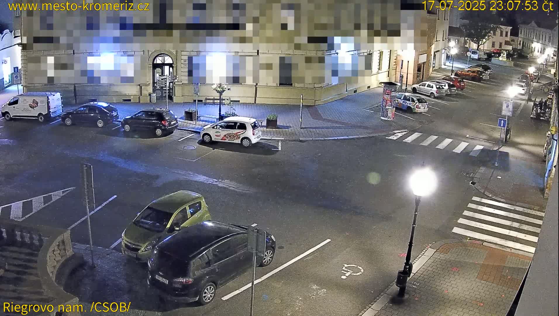 Kroměříž , Riegrovo Street CSOB Junction Live Cam - Kromeriz, Zlin, Czechia