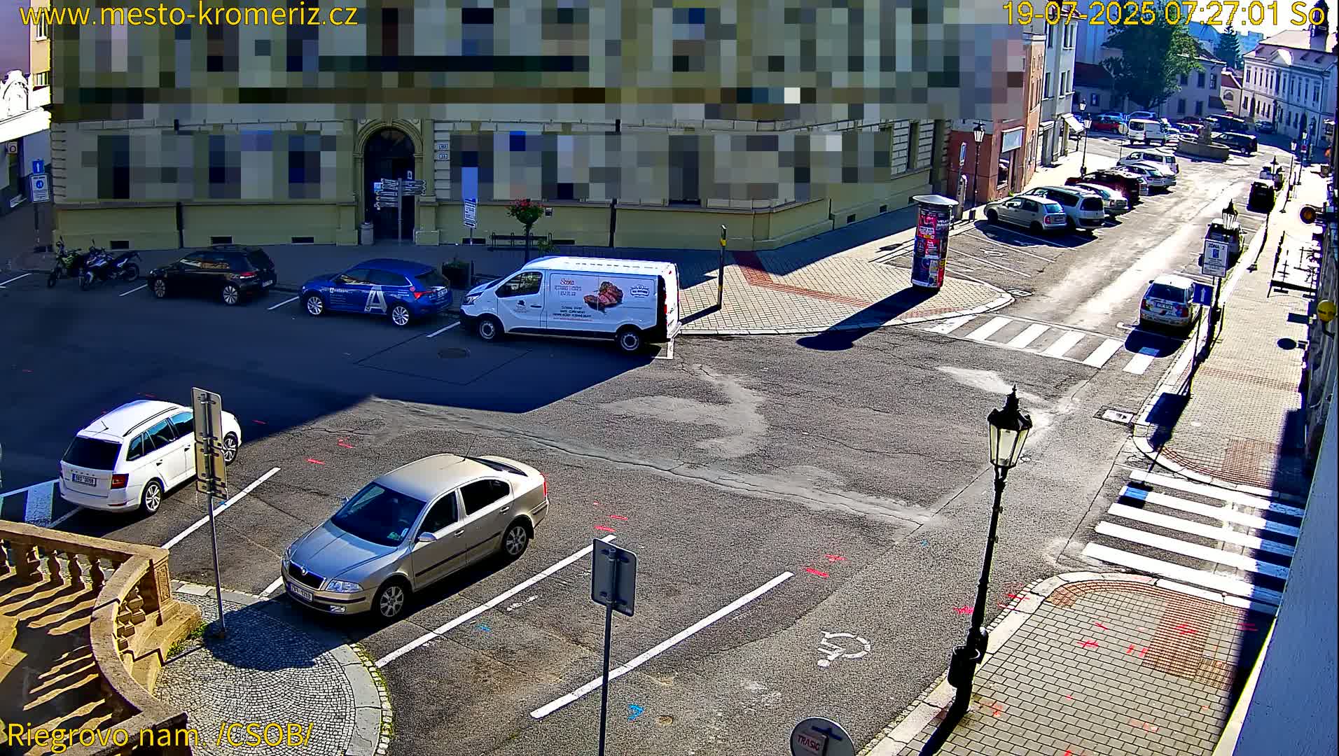 Kroměříž , Riegrovo Street CSOB Junction Live Cam - Kromeriz, Zlin, Czechia