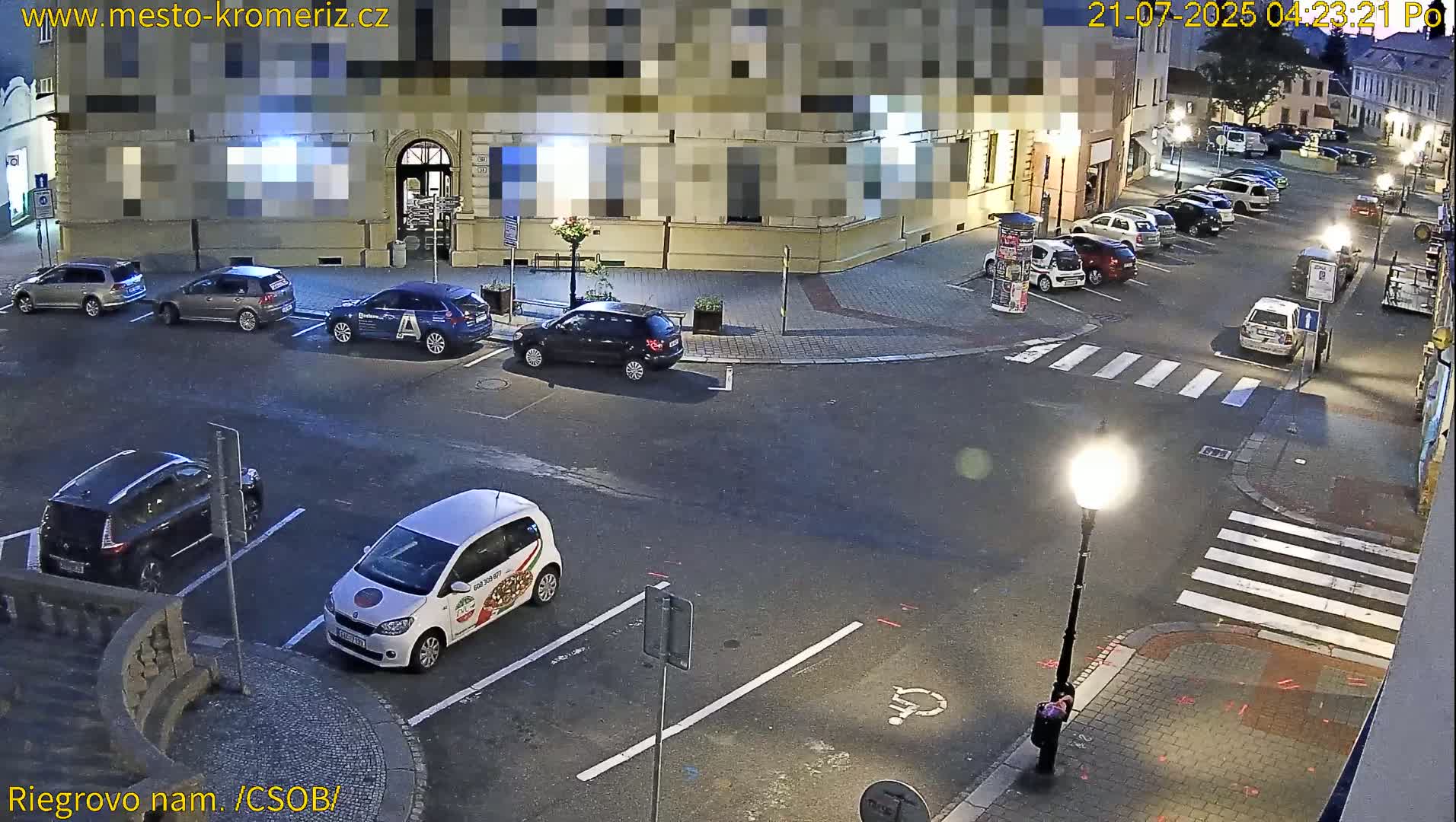Kroměříž , Riegrovo Street CSOB Junction Live Cam - Kromeriz, Zlin, Czechia