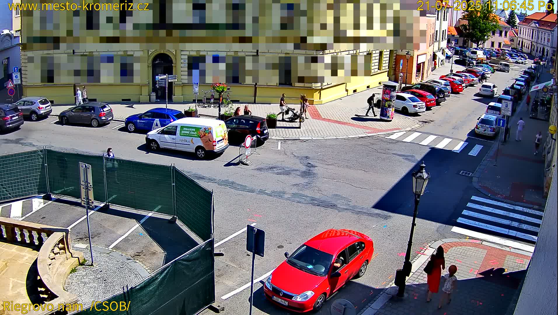 Kroměříž , Riegrovo Street CSOB Junction Live Cam - Kromeriz, Zlin, Czechia