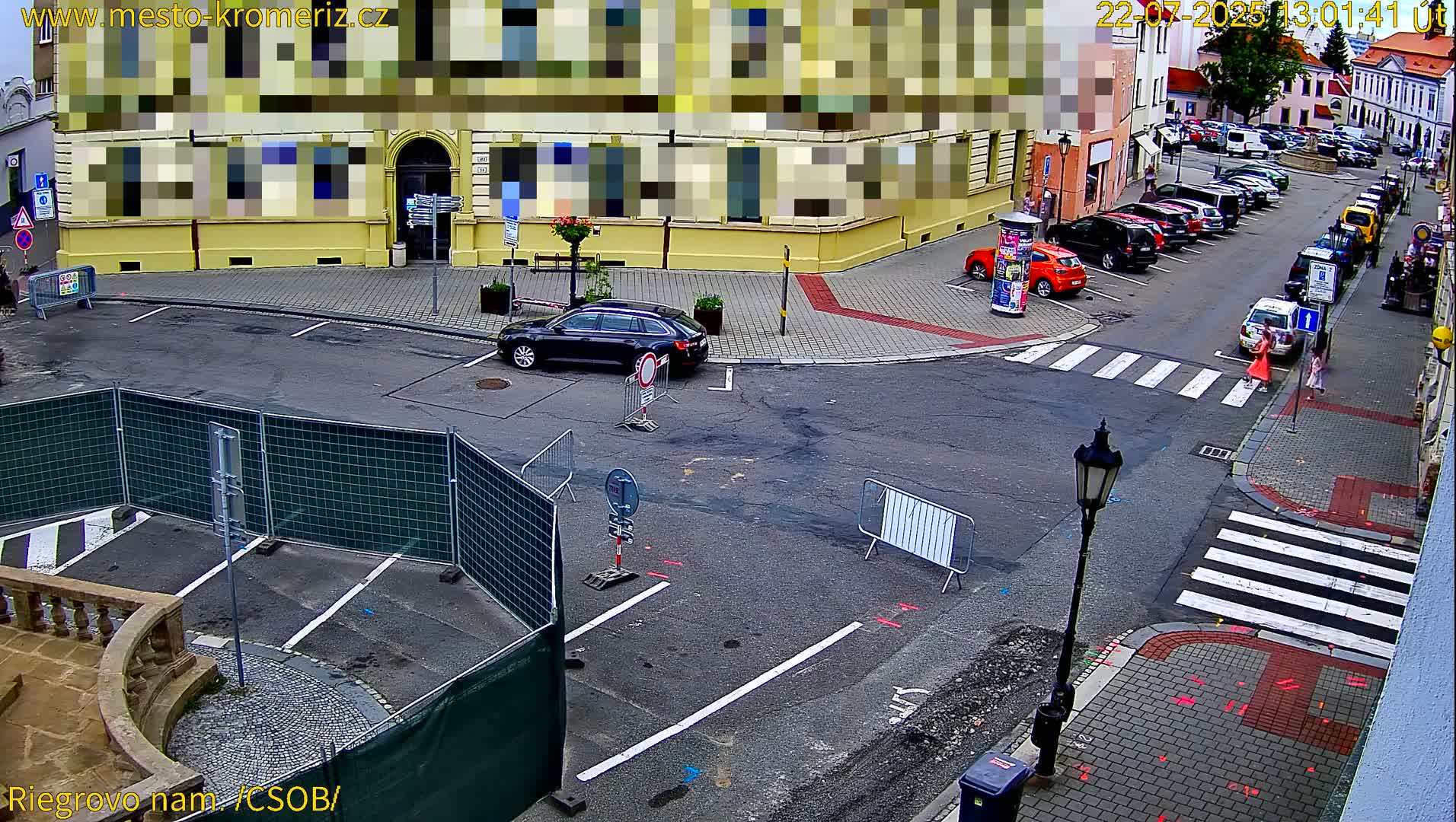 Kroměříž , Riegrovo Street CSOB Junction Live Cam - Kromeriz, Zlin, Czechia