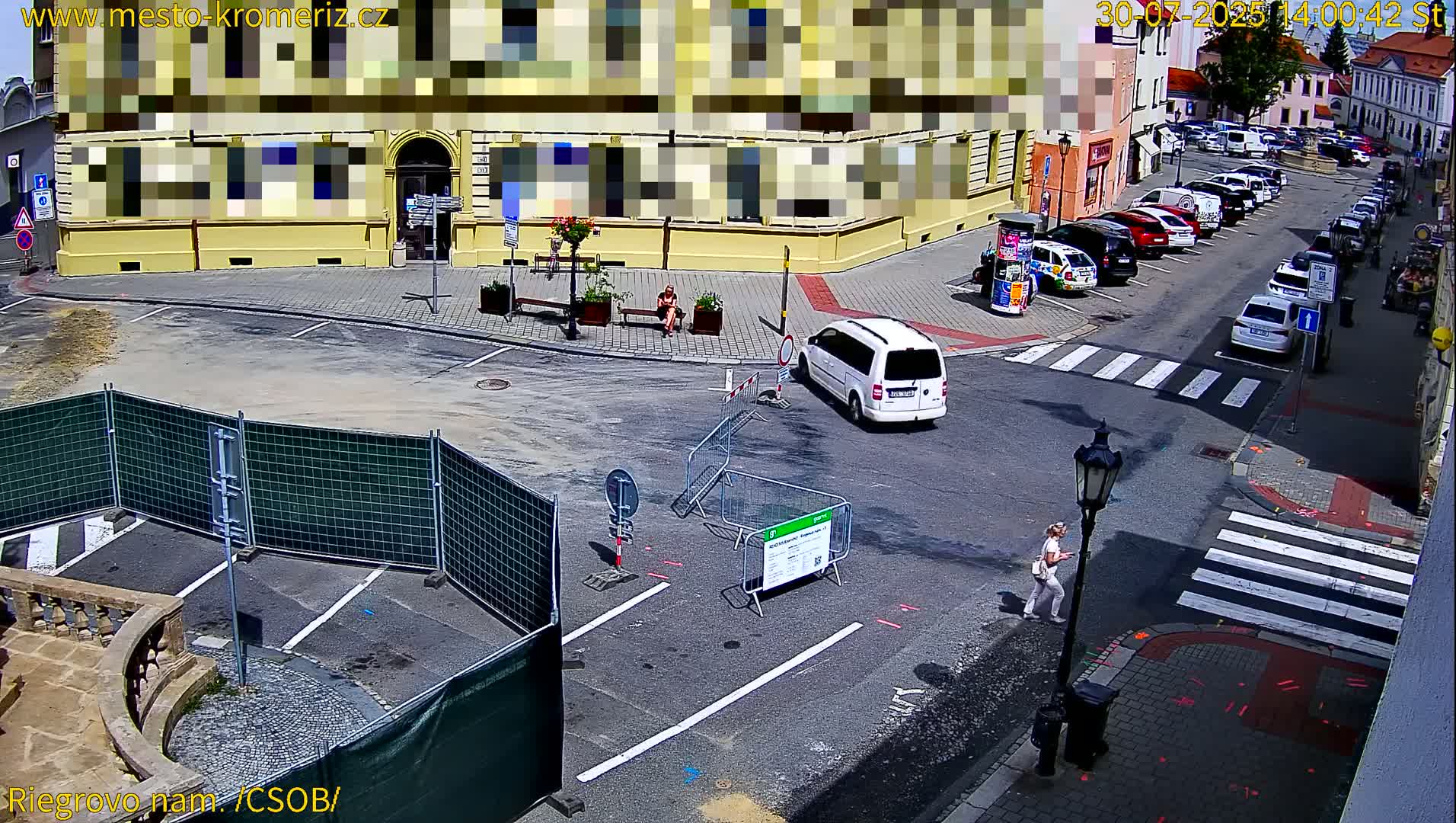 Kroměříž , Riegrovo Street CSOB Junction Live Cam - Kromeriz, Zlin, Czechia