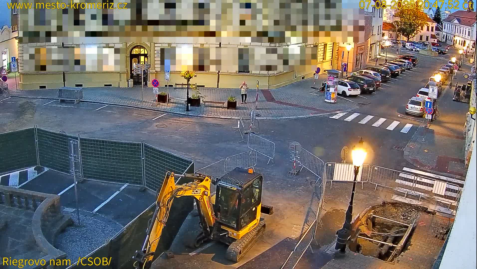 Kroměříž , Riegrovo Street CSOB Junction Live Cam - Kromeriz, Zlin, Czechia