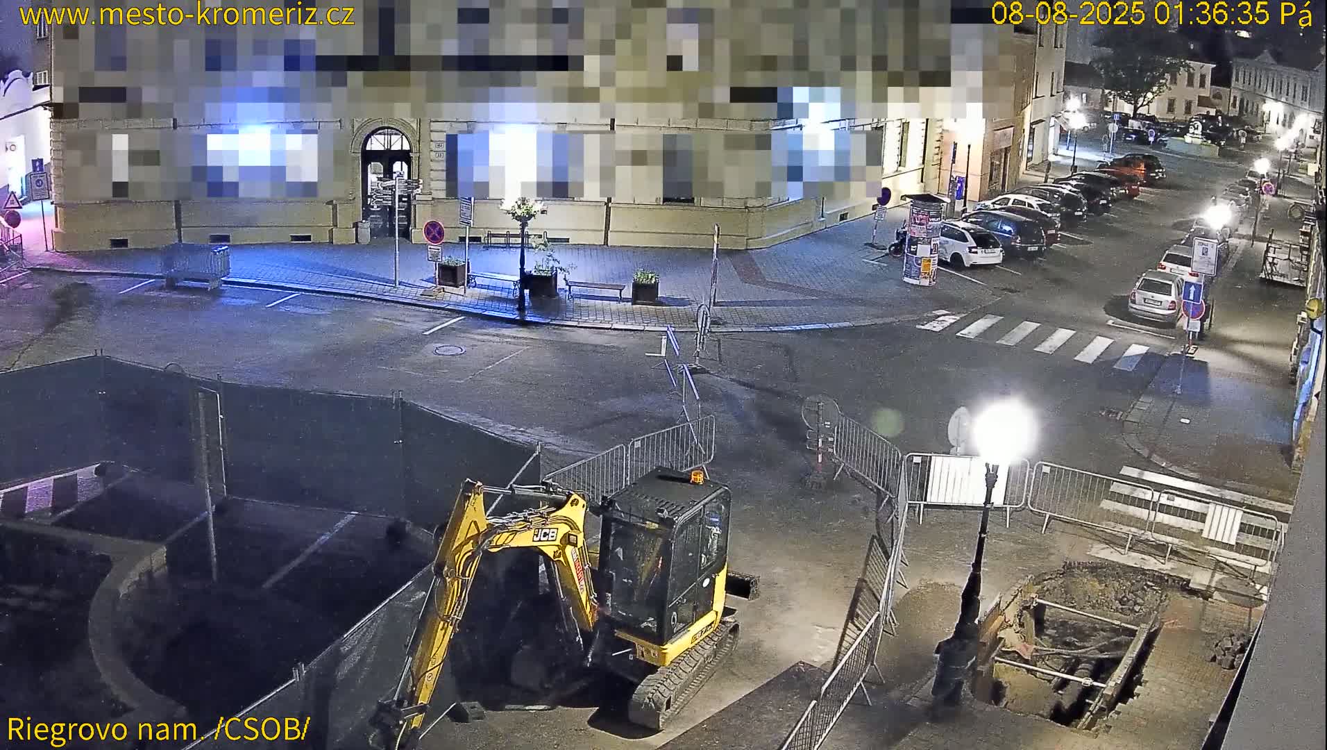 Kroměříž , Riegrovo Street CSOB Junction Live Cam - Kromeriz, Zlin, Czechia