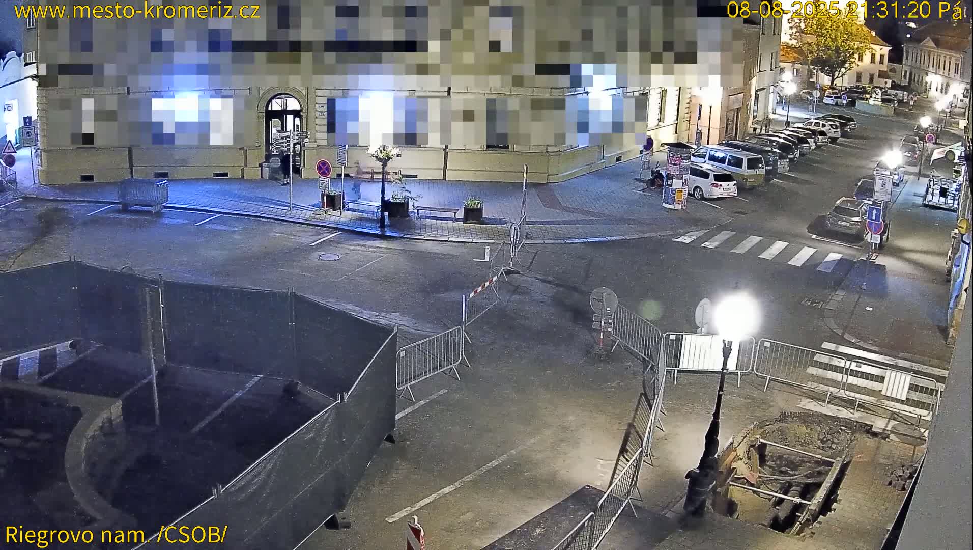 Kroměříž , Riegrovo Street CSOB Junction Live Cam - Kromeriz, Zlin, Czechia