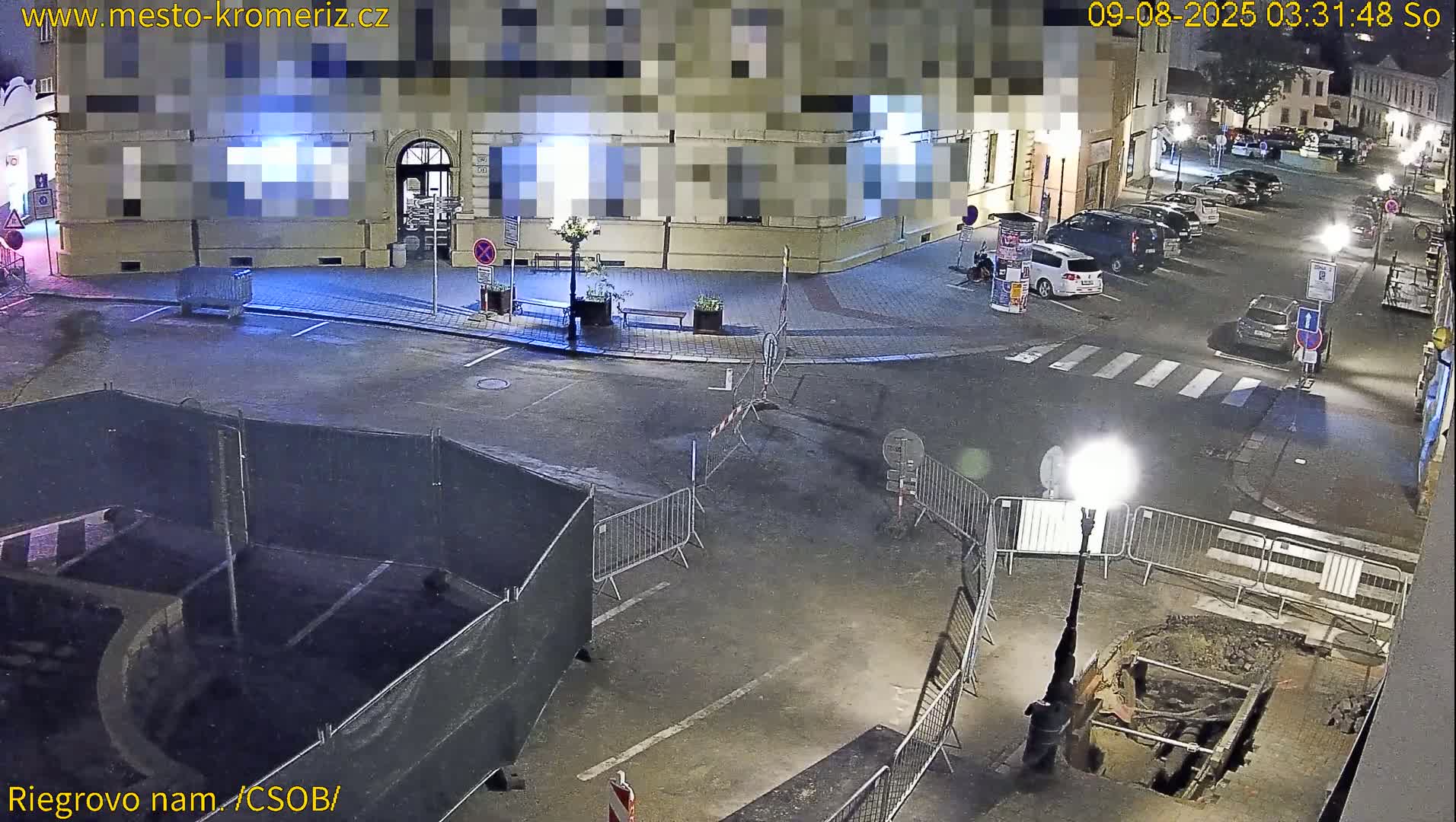 Kroměříž , Riegrovo Street CSOB Junction Live Cam - Kromeriz, Zlin, Czechia