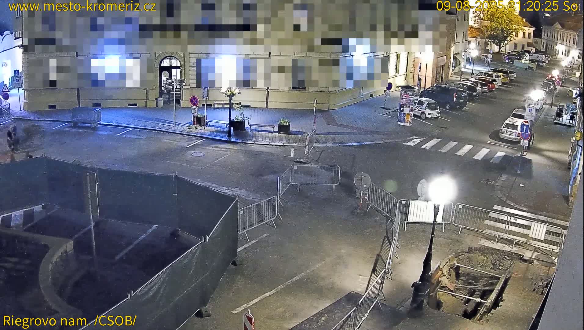 Kroměříž , Riegrovo Street CSOB Junction Live Cam - Kromeriz, Zlin, Czechia