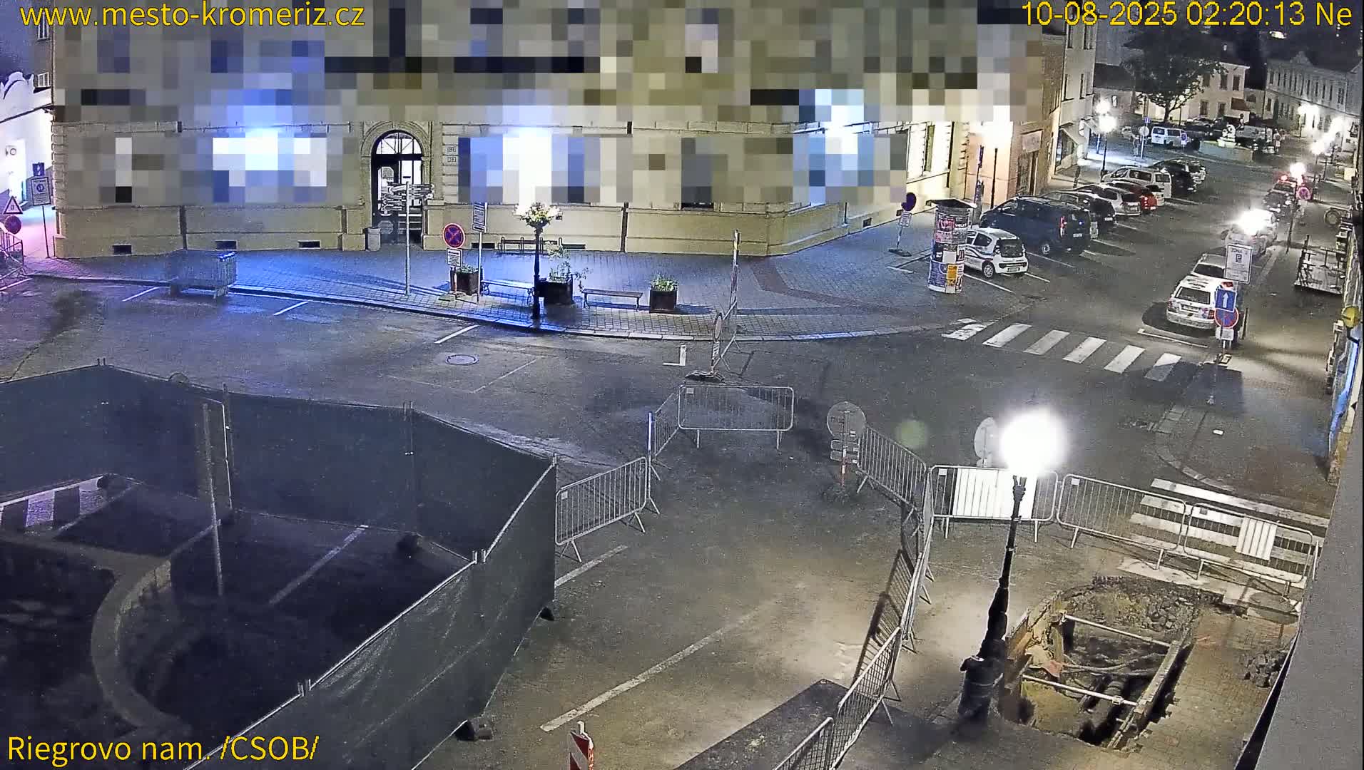 Kroměříž , Riegrovo Street CSOB Junction Live Cam - Kromeriz, Zlin, Czechia
