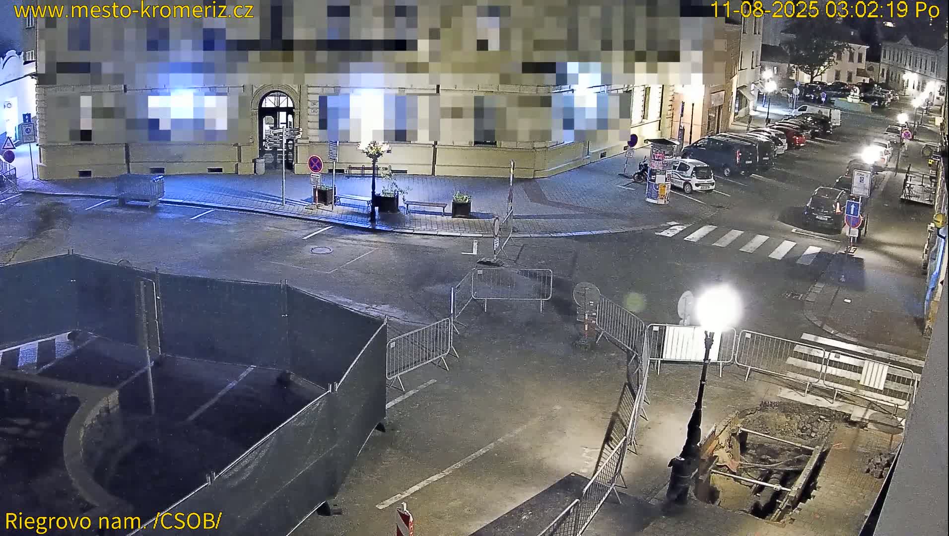 Kroměříž , Riegrovo Street CSOB Junction Live Cam - Kromeriz, Zlin, Czechia