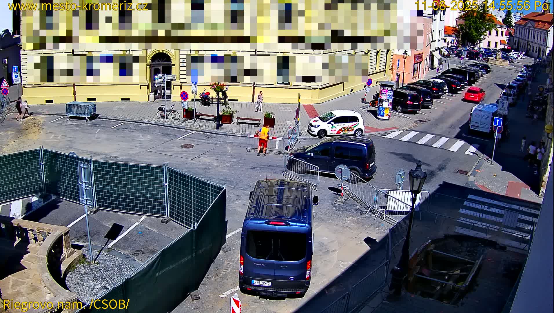 Kroměříž , Riegrovo Street CSOB Junction Live Cam - Kromeriz, Zlin, Czechia