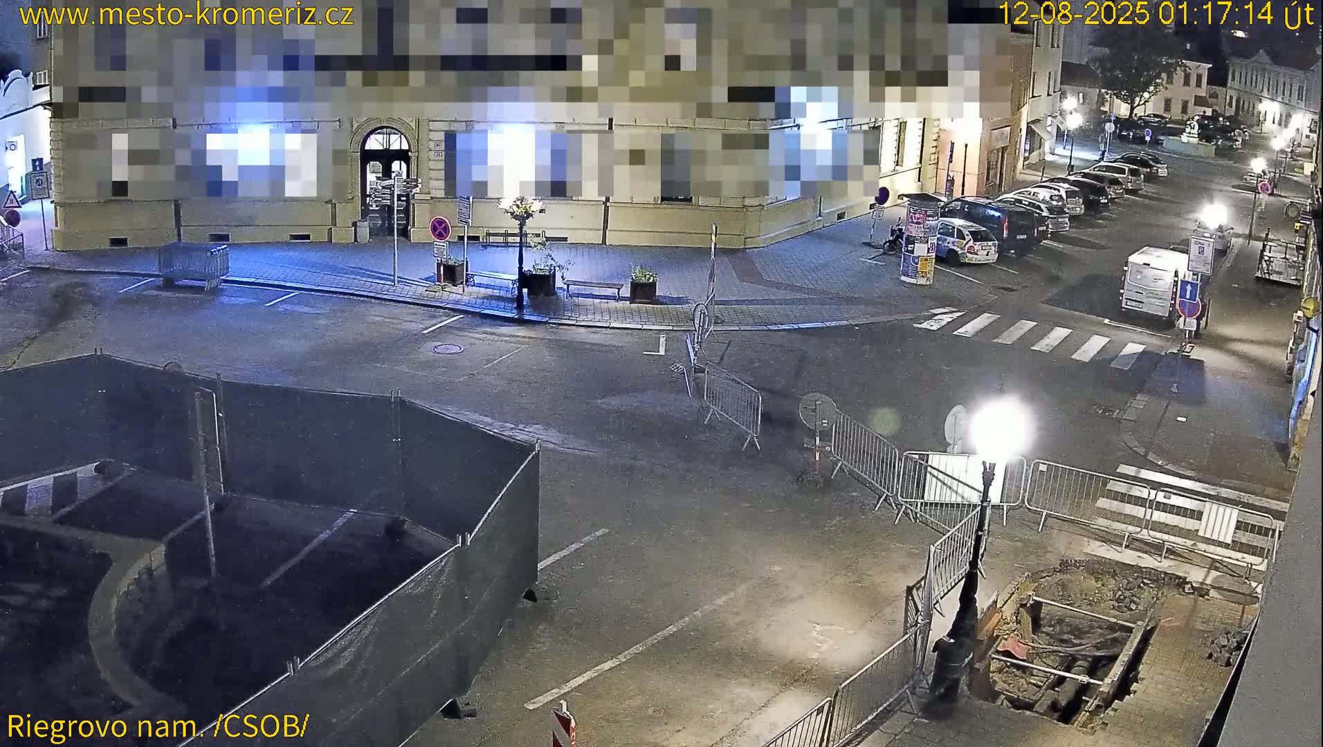 Kroměříž , Riegrovo Street CSOB Junction Live Cam - Kromeriz, Zlin, Czechia