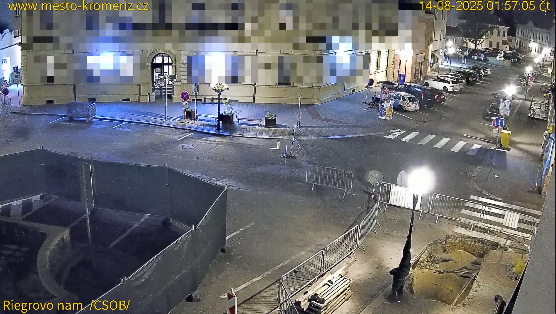 Kroměříž , Riegrovo Street CSOB Junction Live Cam - Kromeriz, Zlin, Czechia