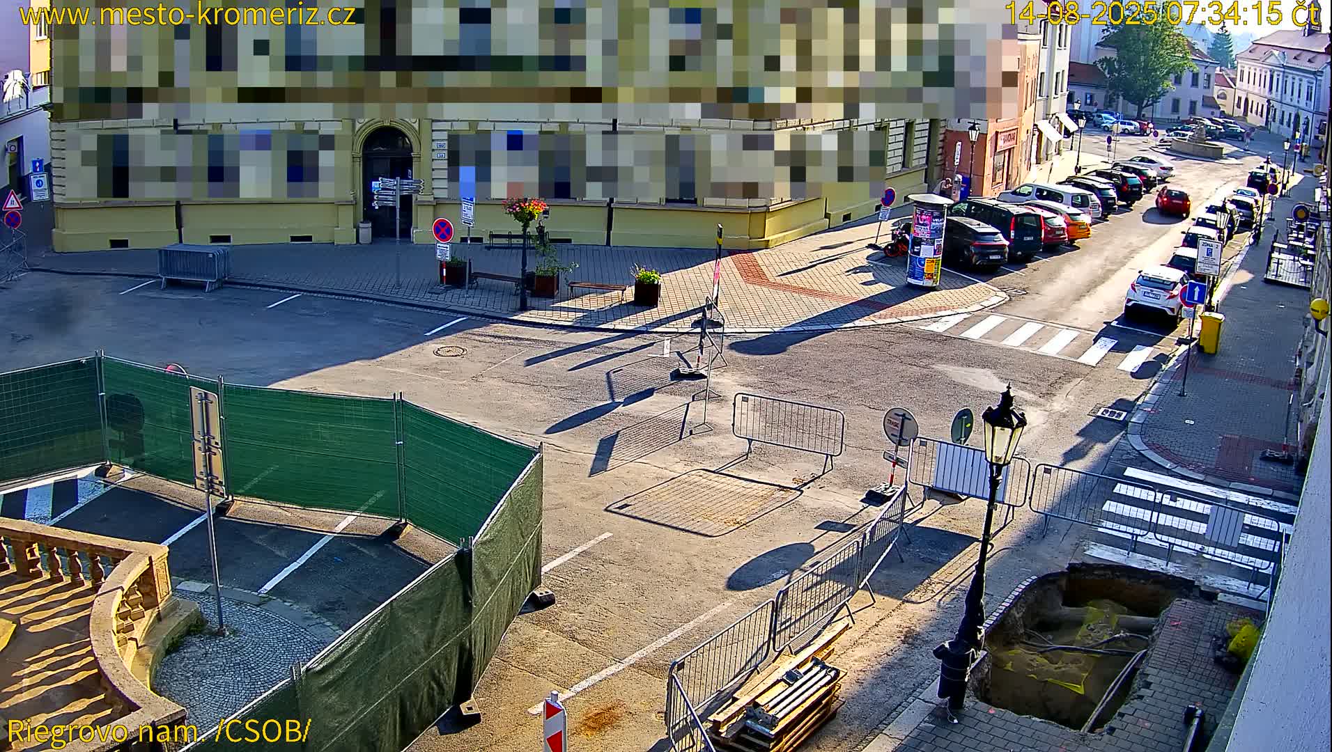 Kroměříž , Riegrovo Street CSOB Junction Live Cam - Kromeriz, Zlin, Czechia