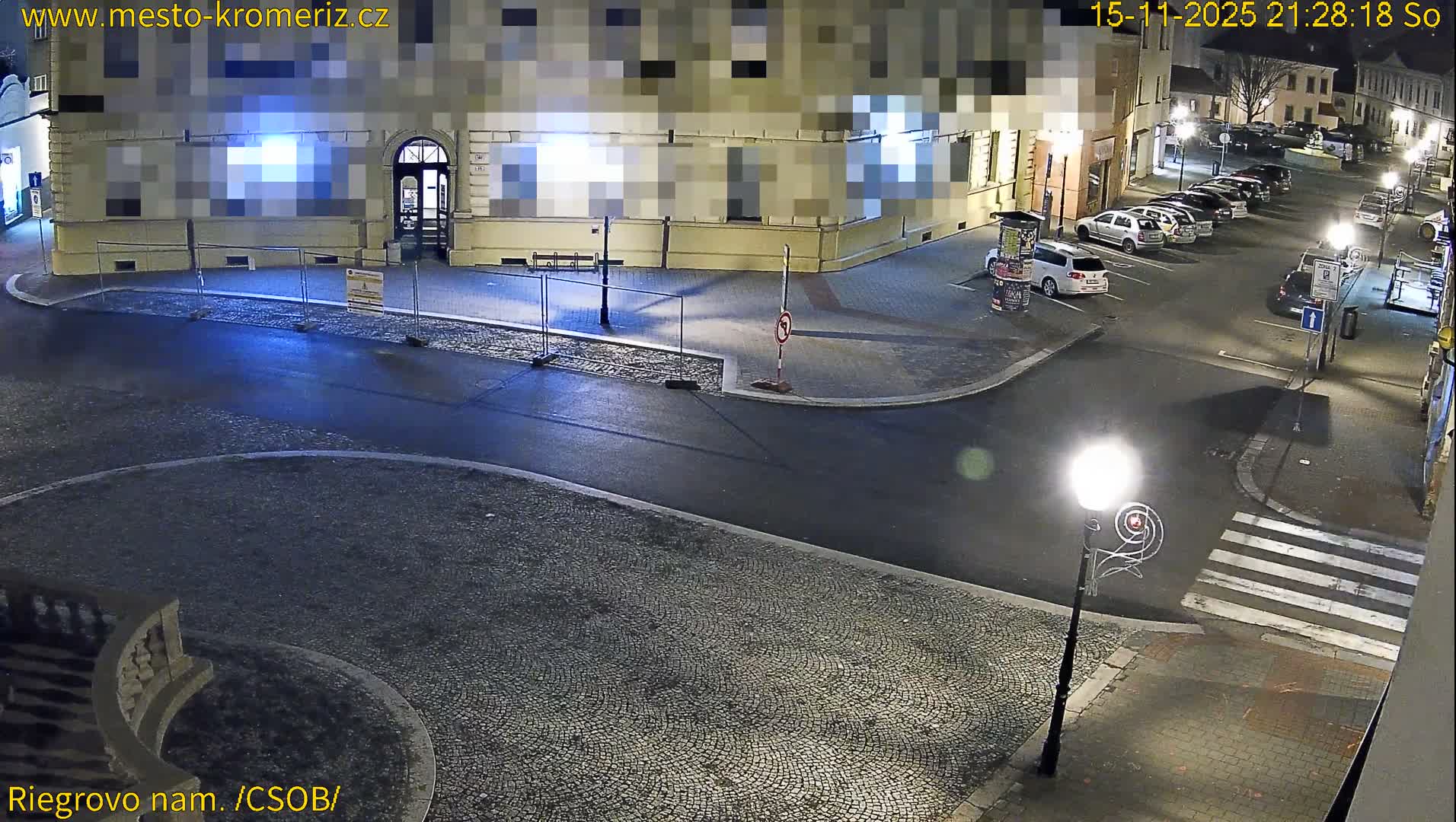 Kroměříž , Riegrovo Street CSOB Junction Live Cam - Kromeriz, Zlin, Czechia