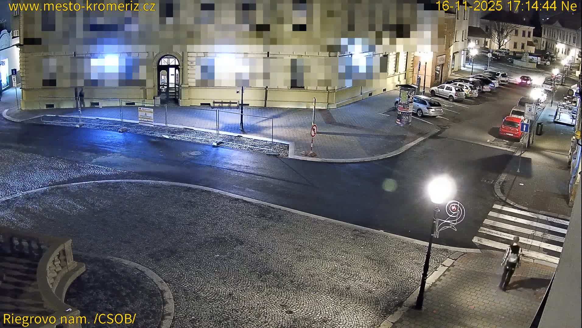 Kroměříž , Riegrovo Street CSOB Junction Live Cam - Kromeriz, Zlin, Czechia