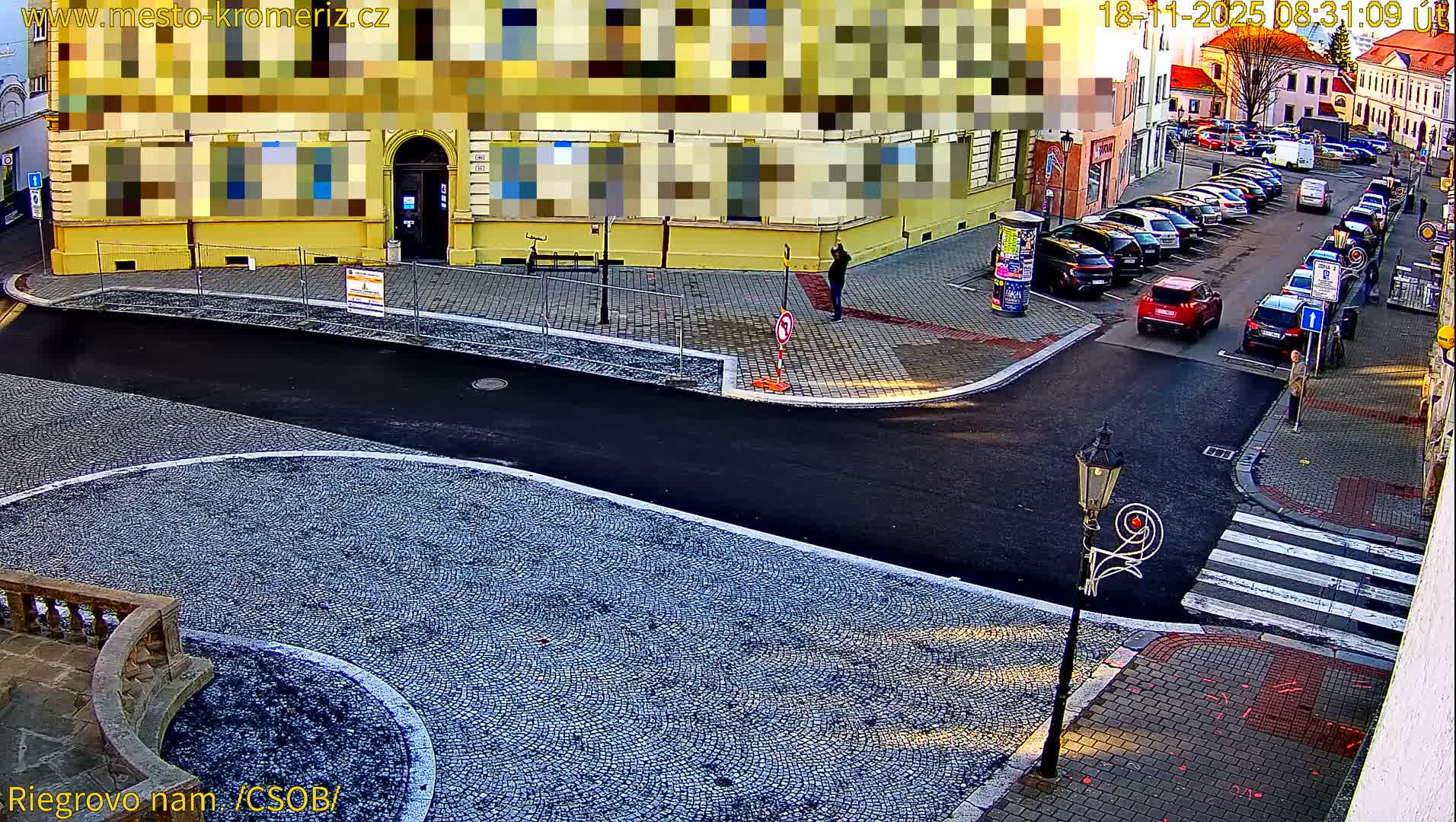 Kroměříž , Riegrovo Street CSOB Junction Live Cam - Kromeriz, Zlin, Czechia